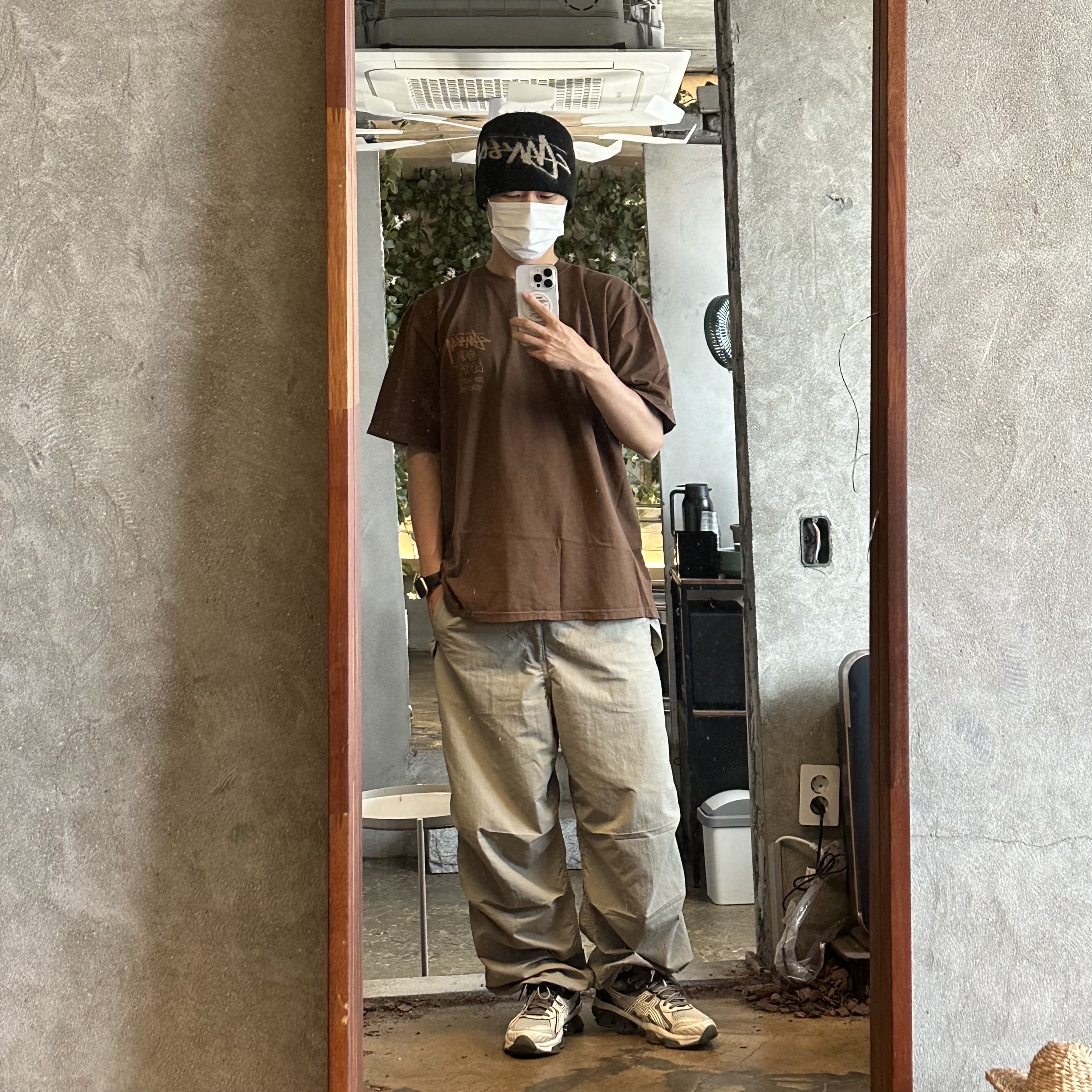 Stussy x Our Legacy Surfman Pigment Dyed T-Shirt Dark Brown, Asics Gel-Quantum Kinetic Birch Dark Taupe 착용 스타일