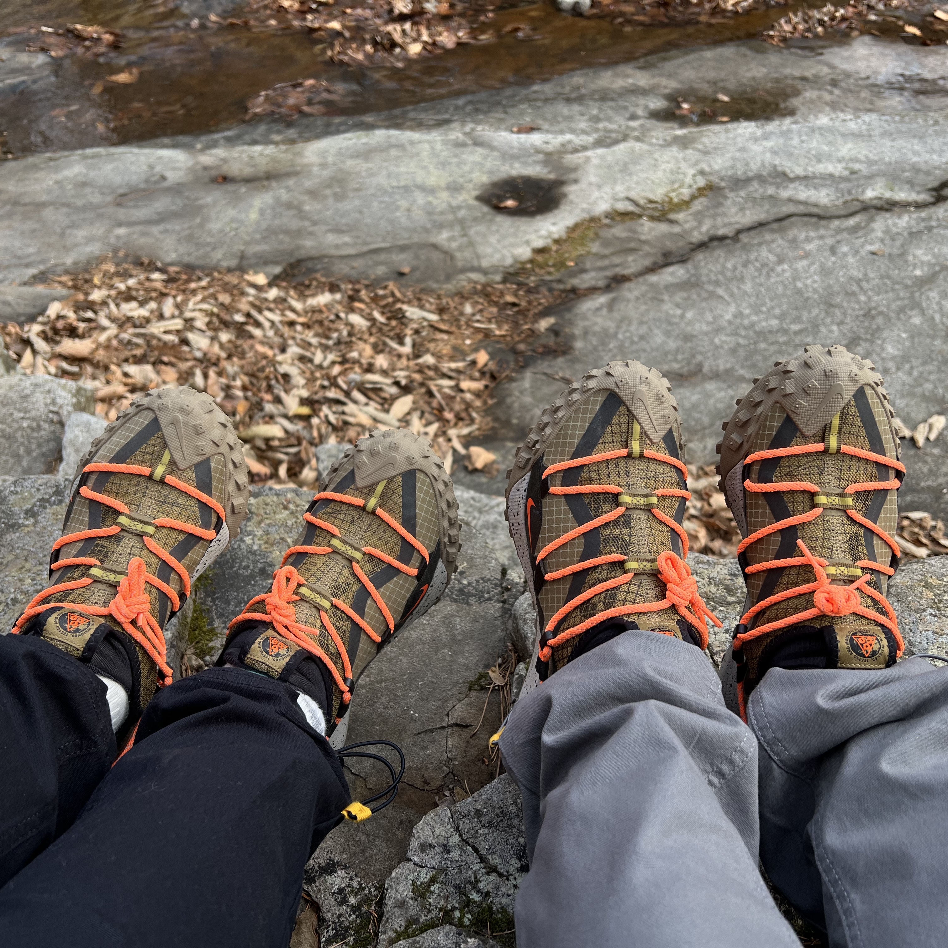 Nike ACG Mountain Fly Low Gore-Tex SE Hazel Rush 착용 스타일