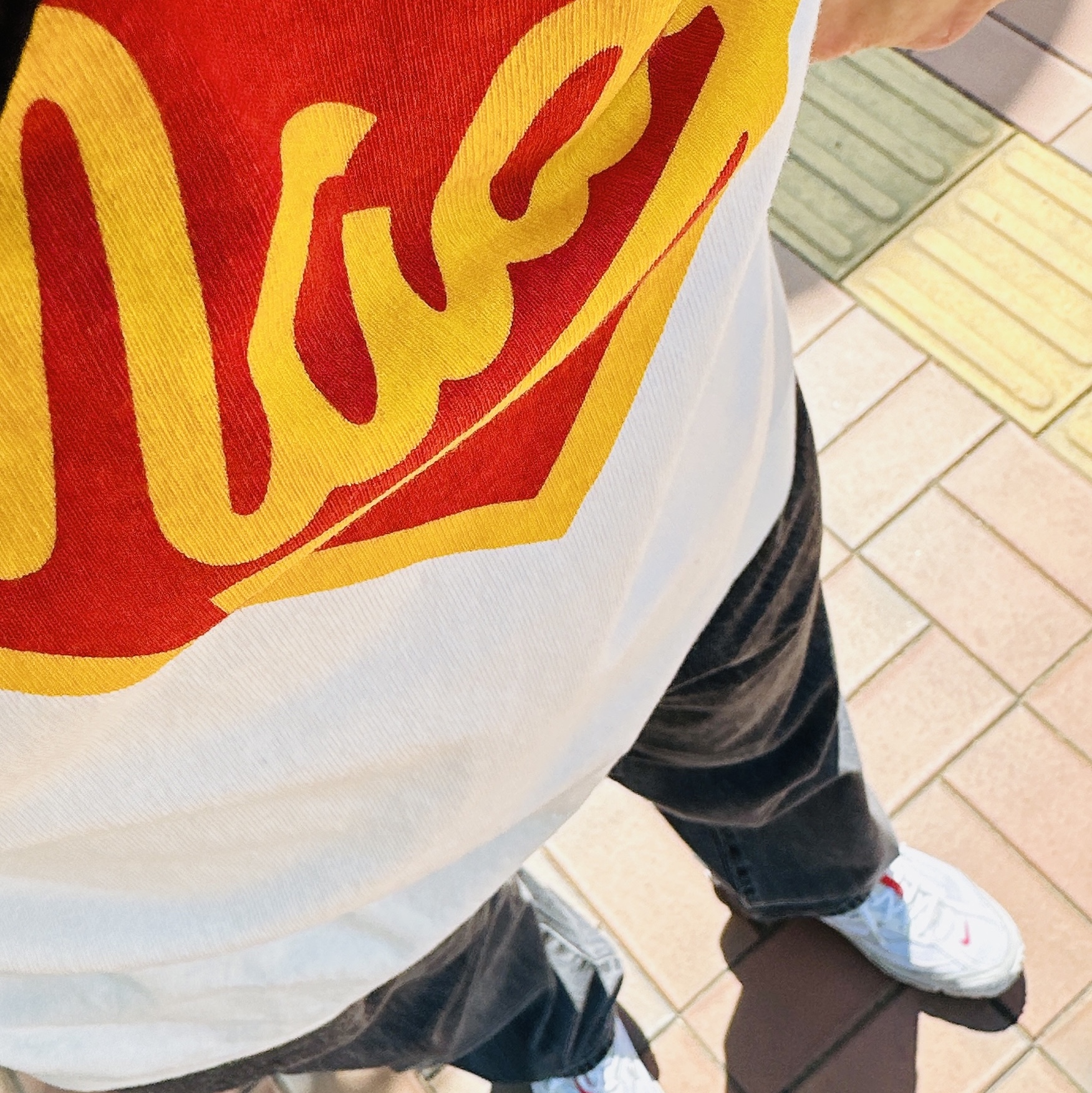 Human Made Graphic L/S T-Shirt #4 White, Supreme Regular Jean Black - 24SS 착용 스타일 - 1