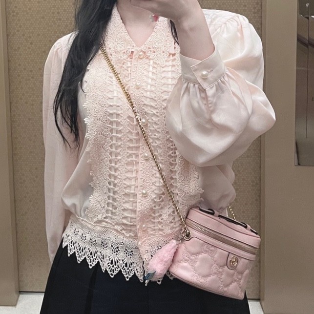 Gucci GG Matelasse Top Handle Mini Bag Light Pink Leather 착용 스타일