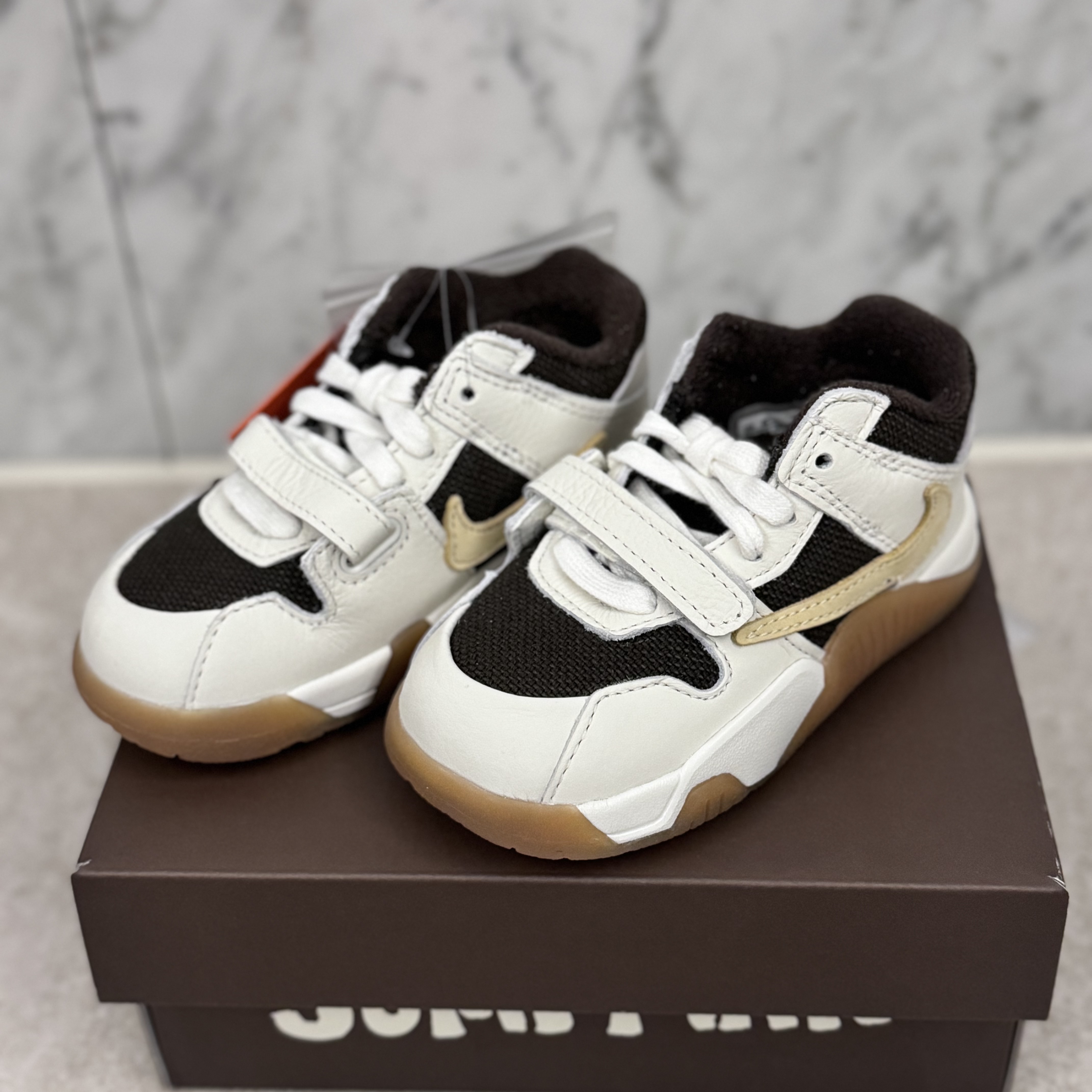 (TD) Jordan x Travis Scott Jumpman Jack TR Sail and Dark Mocha 착용 스타일 - 7
