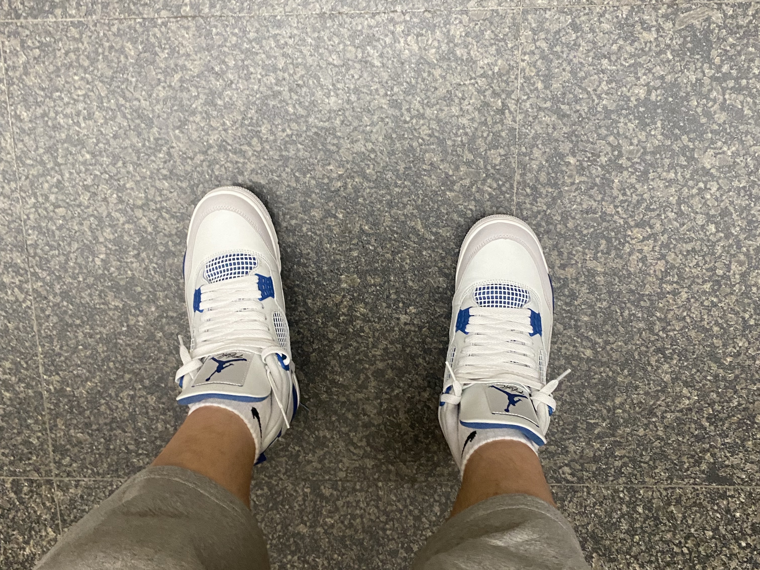 Jordan 4 Retro Industrial Blue 착용 스타일