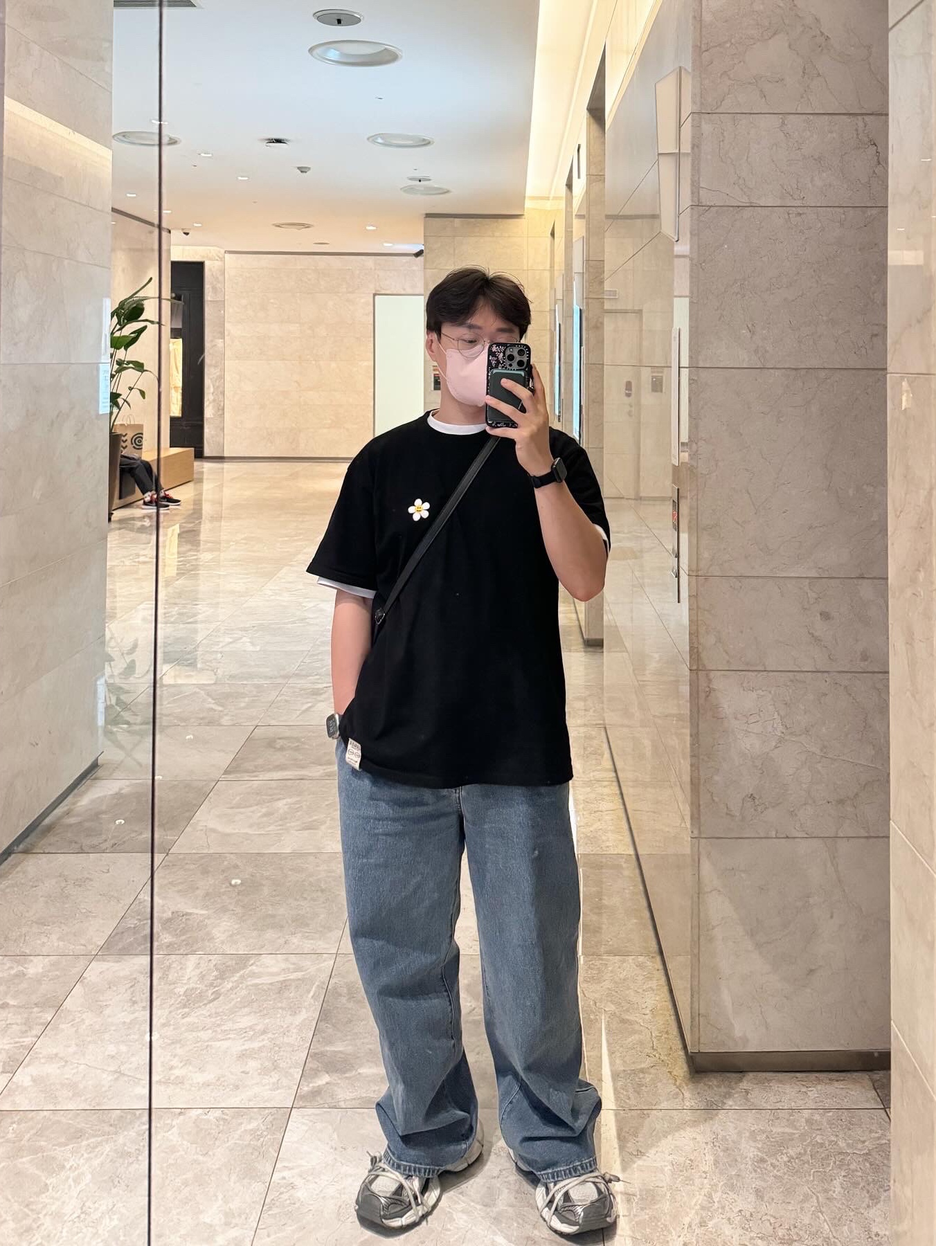 Balenciaga 3XL Sneakers Grey White Red 착용 스타일 - 1