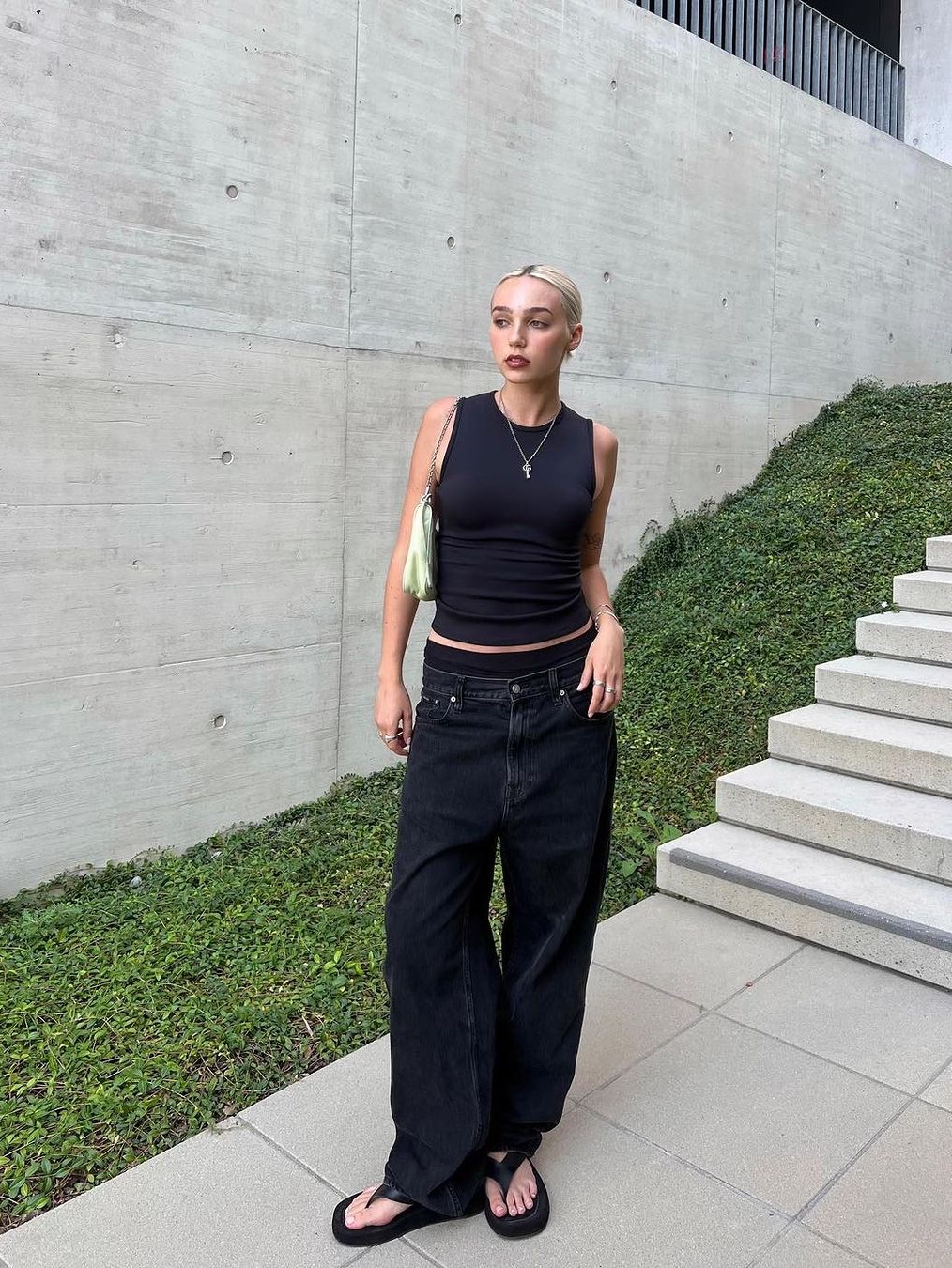 Diagonal Relaxed Wide Denim Pants Black, SEEN Pannel Wide Denim Pants Raw Denim 착용 스타일 - 2