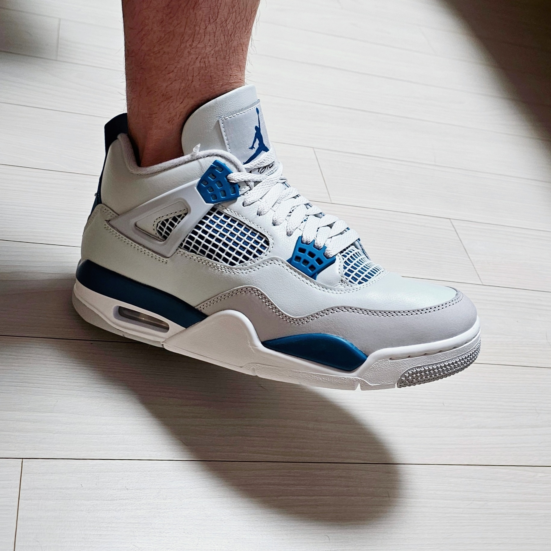 Jordan 4 Retro Industrial Blue 착용 스타일