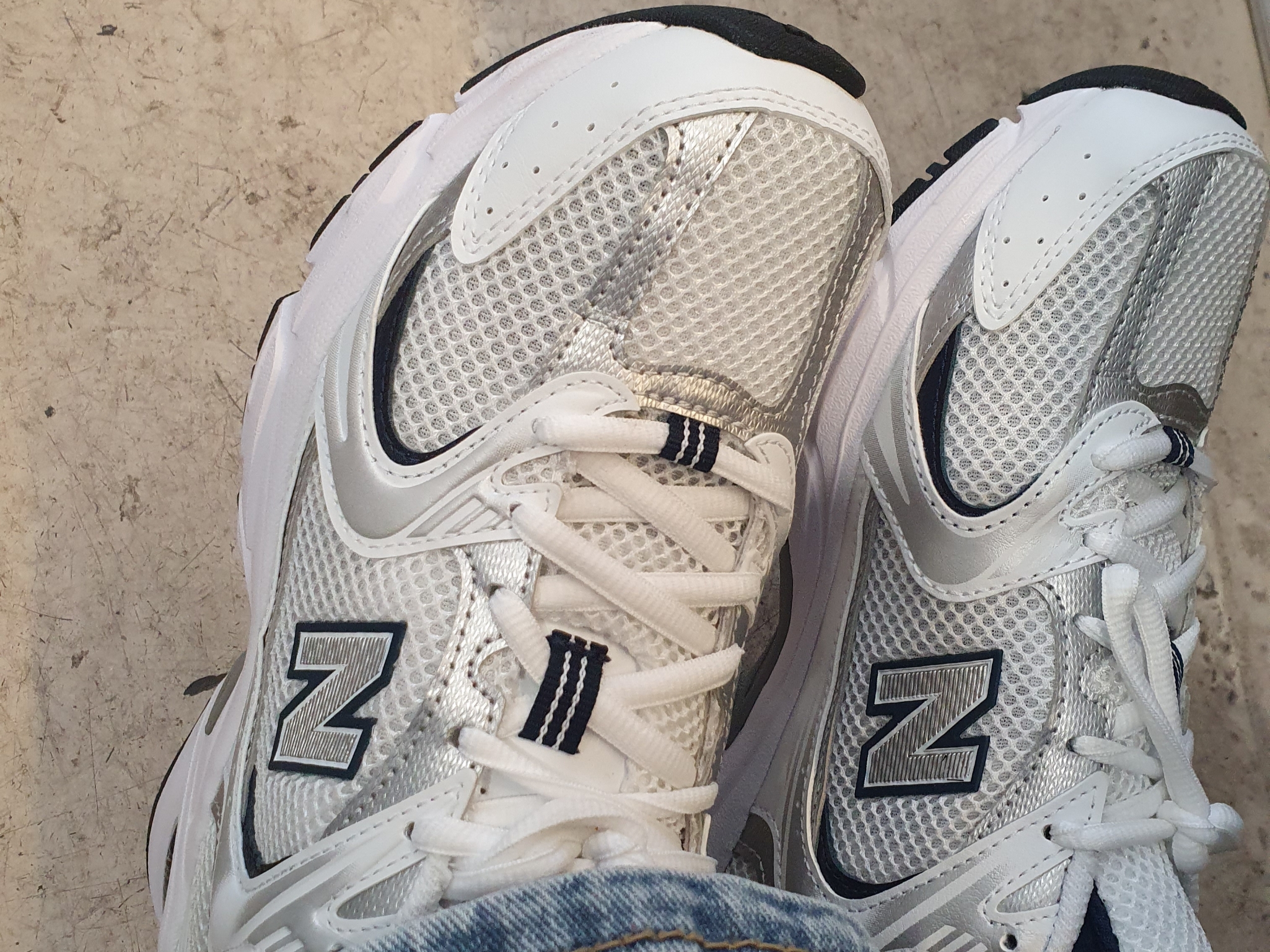 New Balance 530 White 착용 스타일