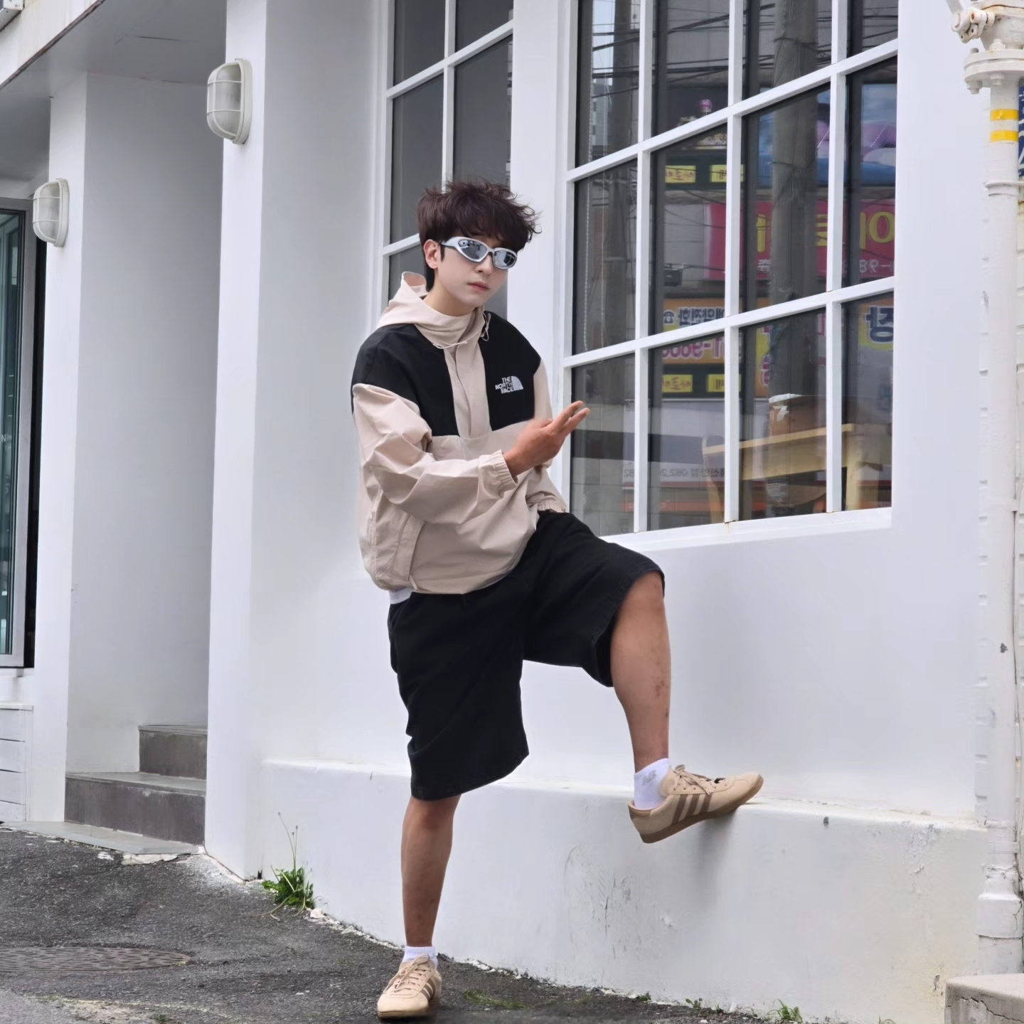The North Face White Label Hi Mountain Anorak Light Beige, Adidas Stadt Magic Beige 착용 스타일 - 4