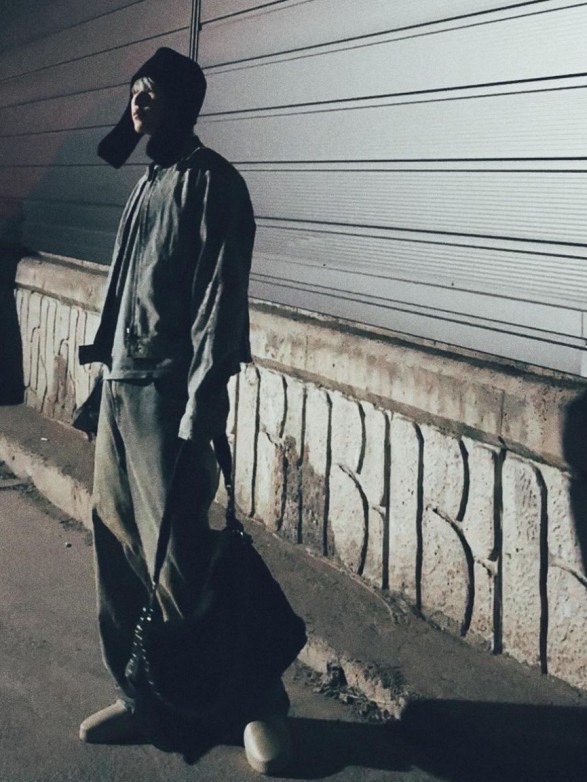 Entire Studios Moto Denim Jacket Surface Wave 착용 스타일 - 4