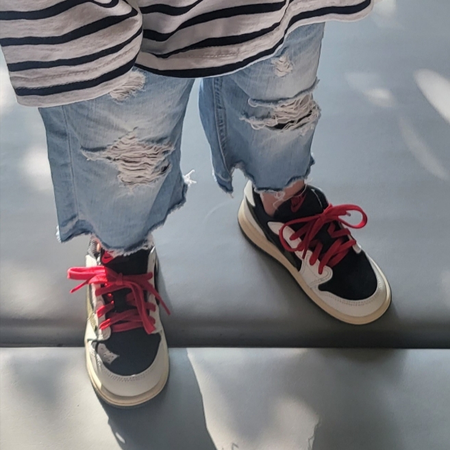 (TD) Jordan 1 x Travis Scott Retro Low OG SP Medium Olive 착용 스타일 - 1