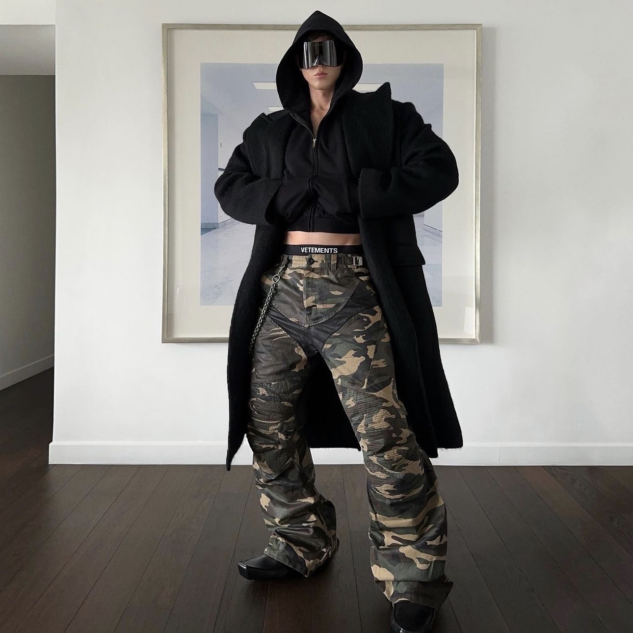 Project G/R Coated Biker Armoured Flare Pants Camo 착용 스타일
