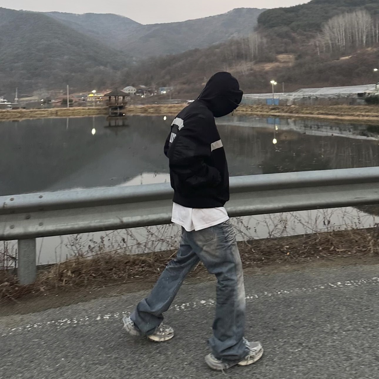 Project G/R Flare Jeans Blue 착용 스타일