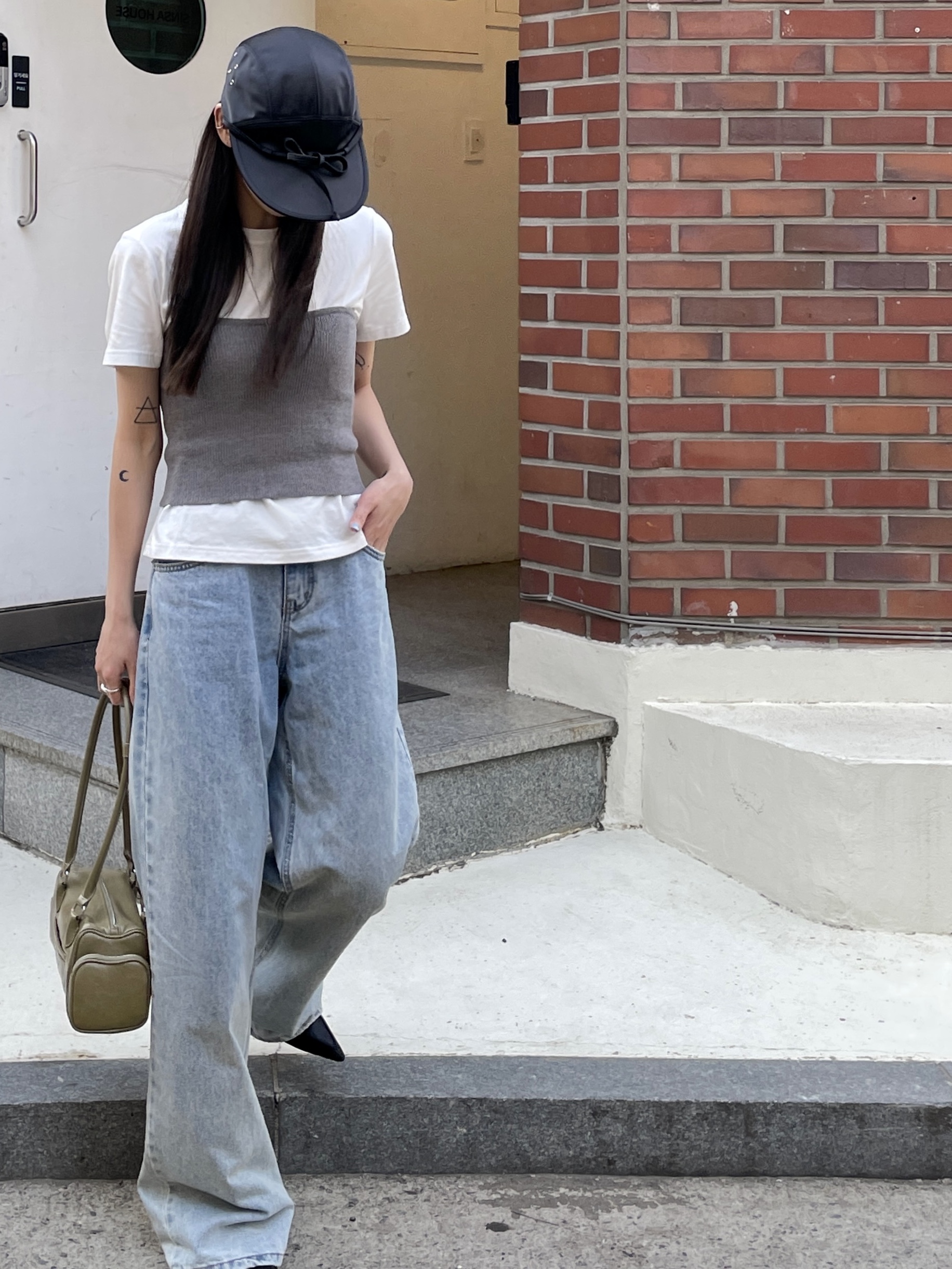 YOUCHE QS Duck Cap Black 착용 스타일 - 2