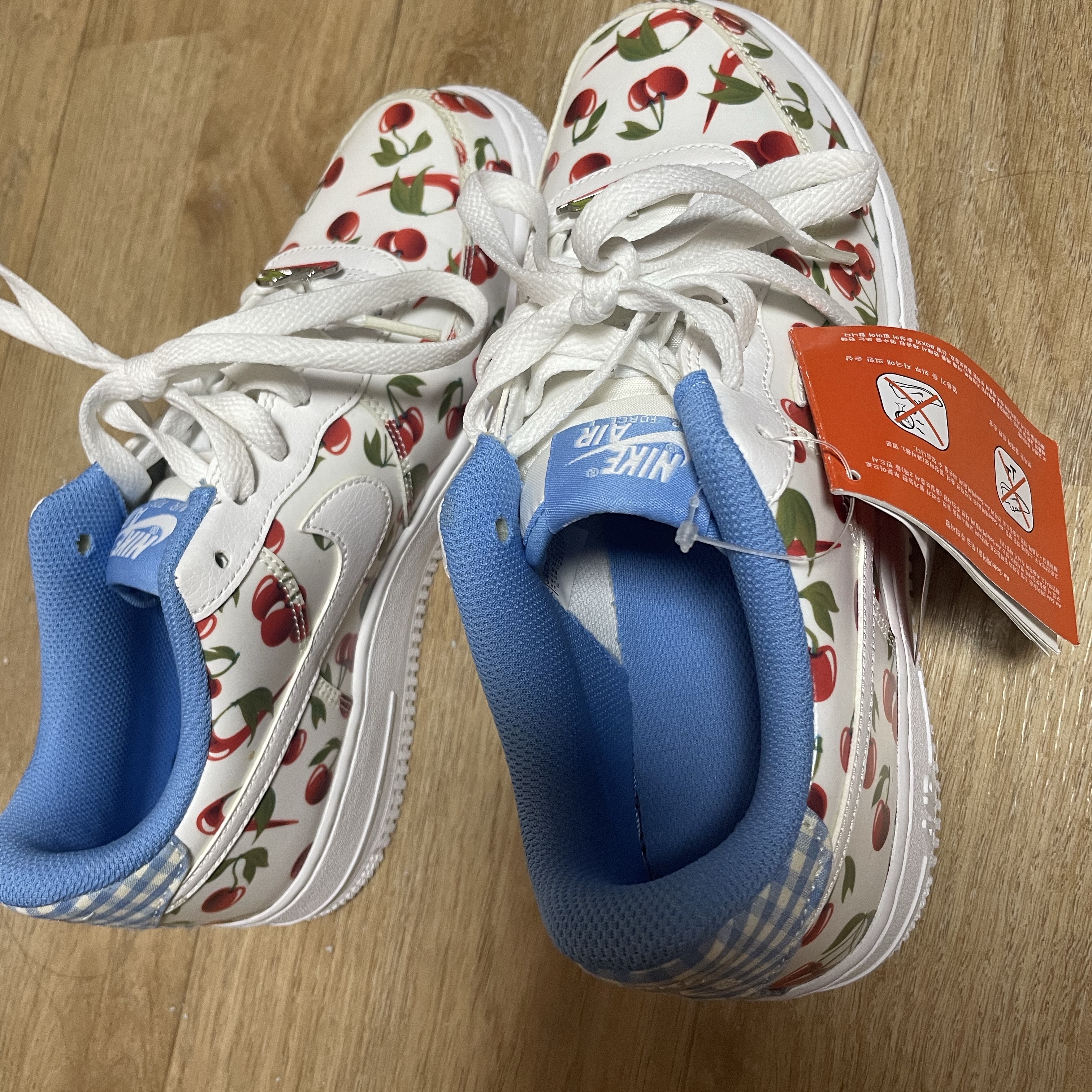 (GS) Nike Air Force 1 LV8 Cherry 착용 스타일