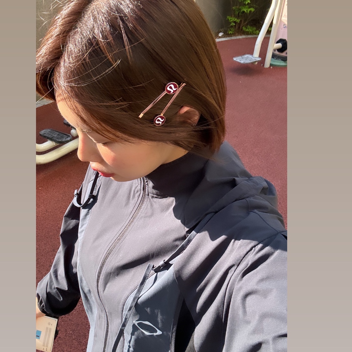 (W) Mischief SS Color Blocked Windbreaker Black 착용 스타일