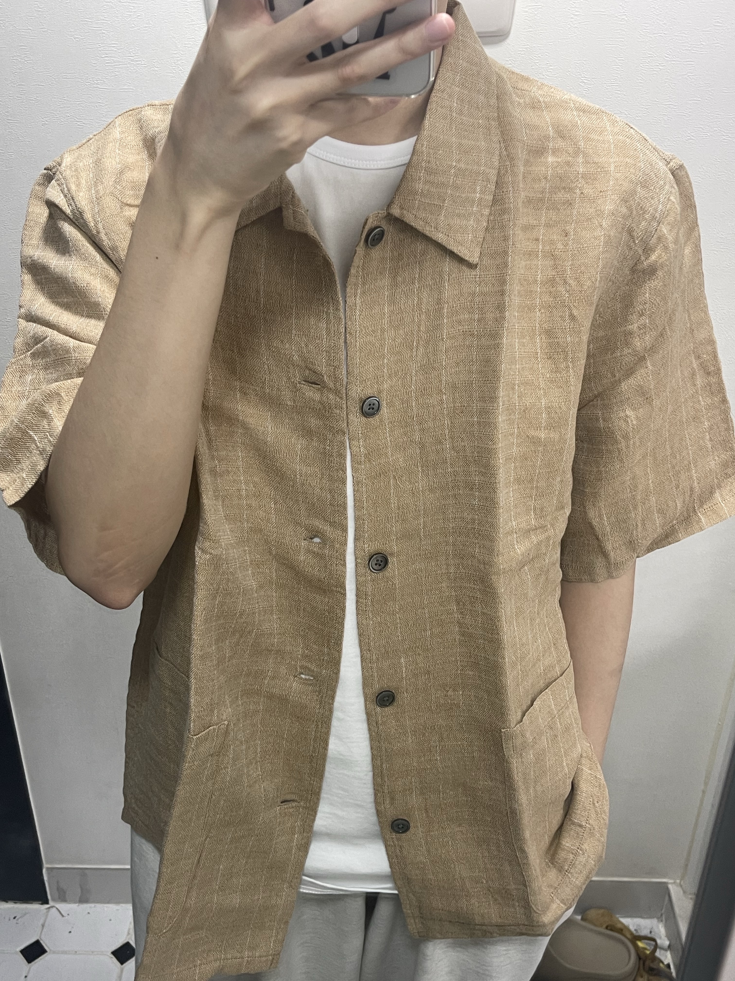 Our Legacy Elder Short Sleeve Shirt Oat Texan Pinstripe 착용 스타일
