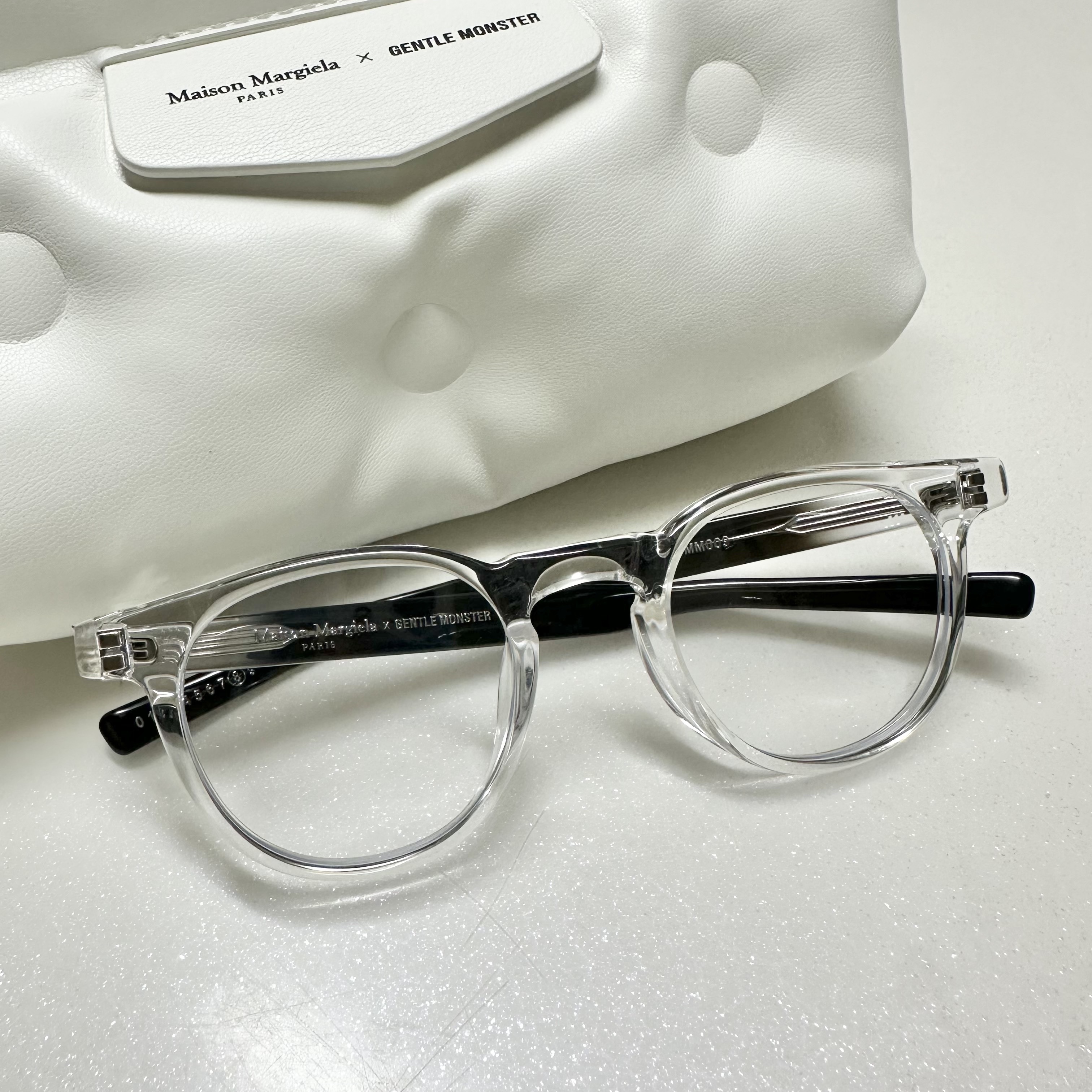 Gentle Monster x Maison Margiela MM009 Clear Black Gradient 착용 스타일