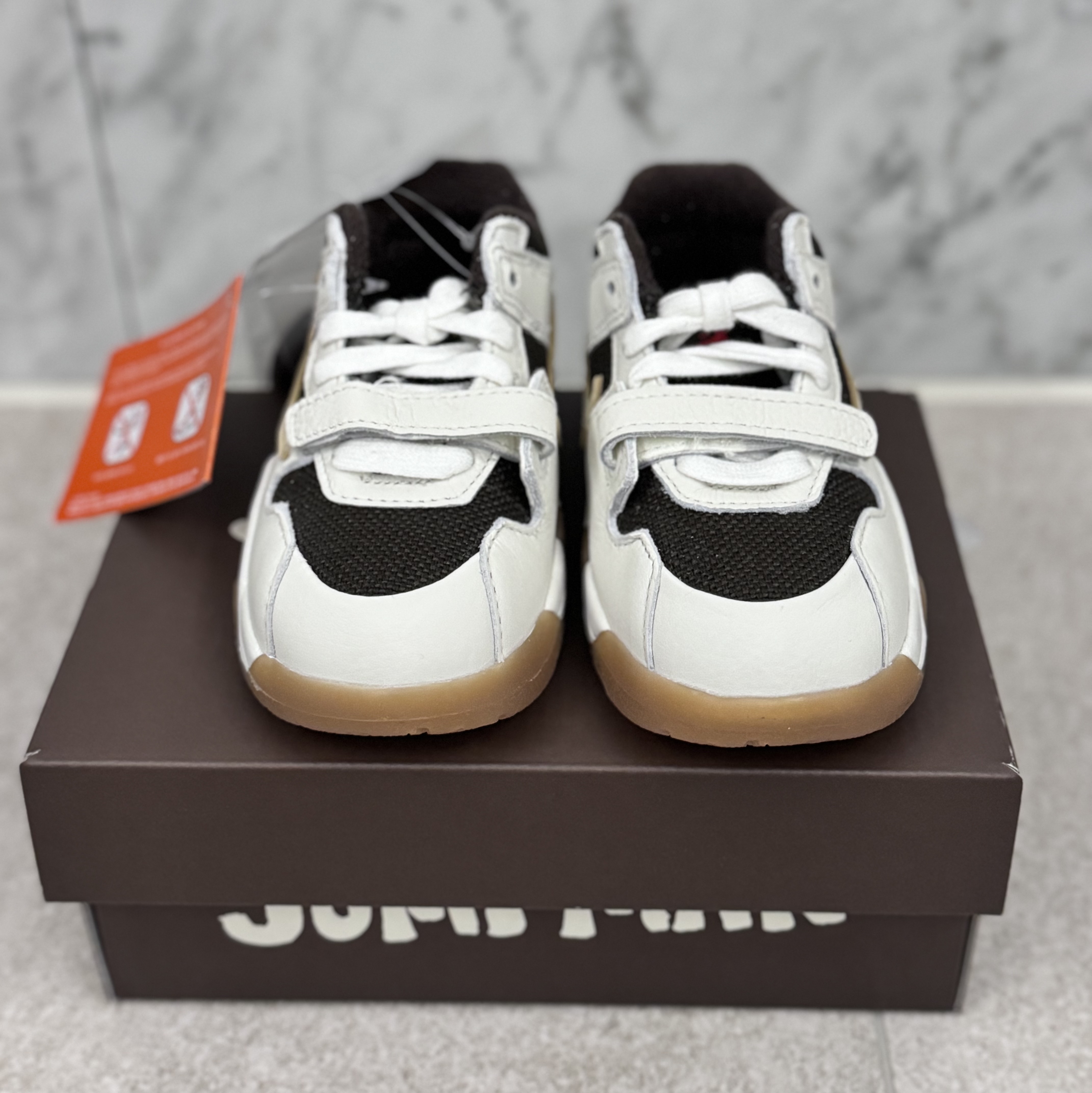 (TD) Jordan x Travis Scott Jumpman Jack TR Sail and Dark Mocha 착용 스타일 - 4