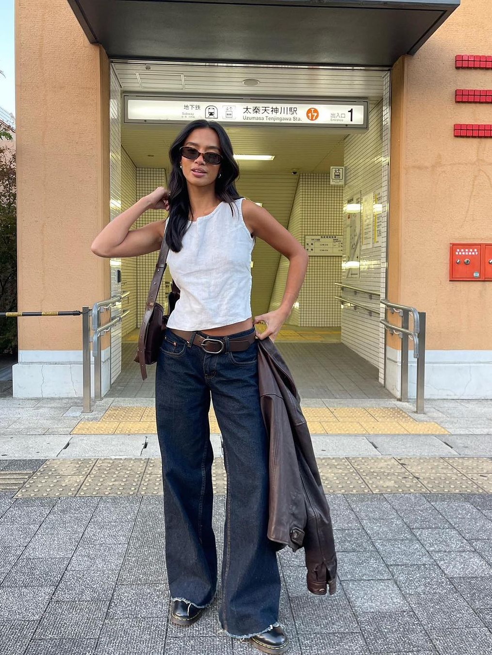 Diagonal Relaxed Wide Denim Pants Black, SEEN Pannel Wide Denim Pants Raw Denim 착용 스타일 - 4