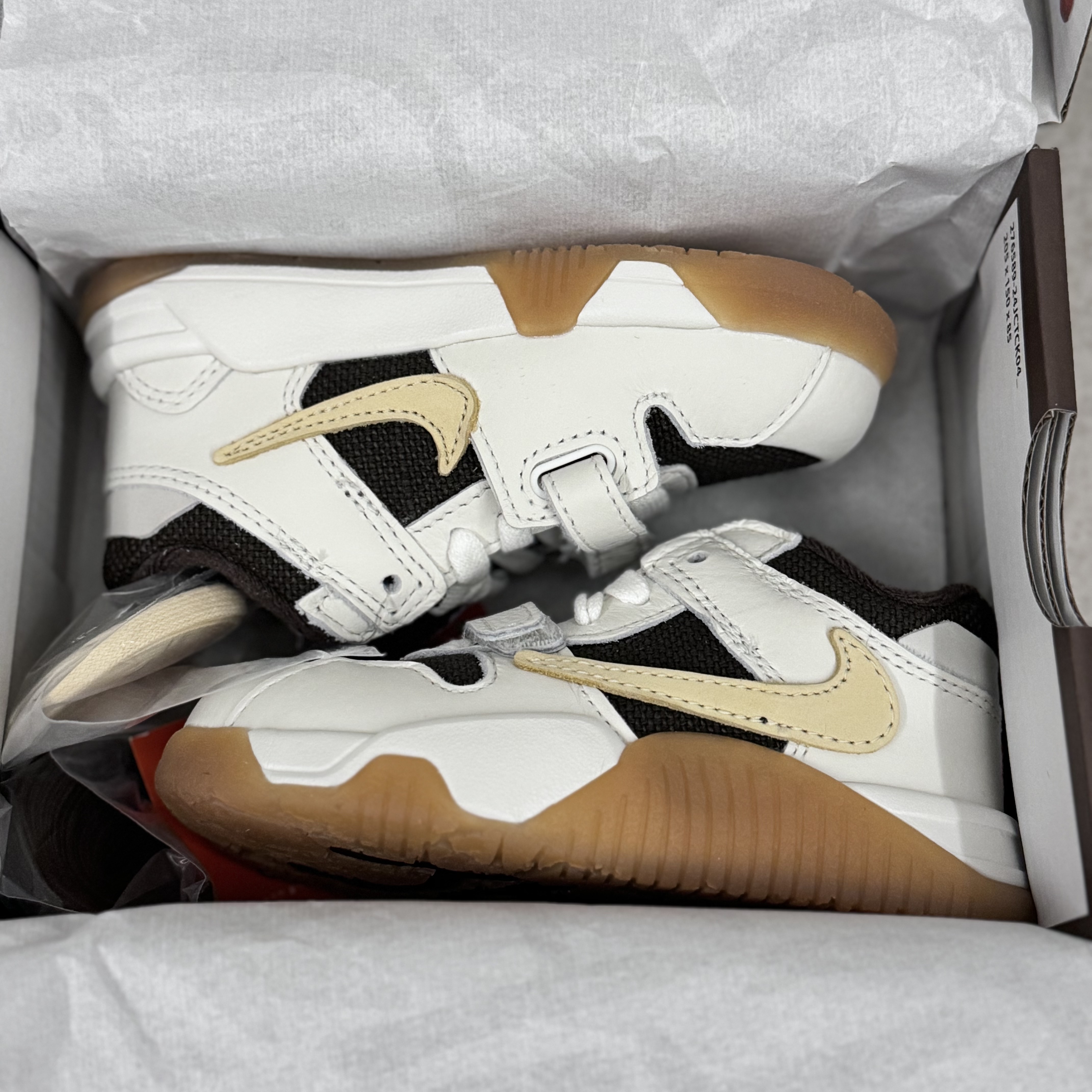 (TD) Jordan x Travis Scott Jumpman Jack TR Sail and Dark Mocha 착용 스타일 - 6