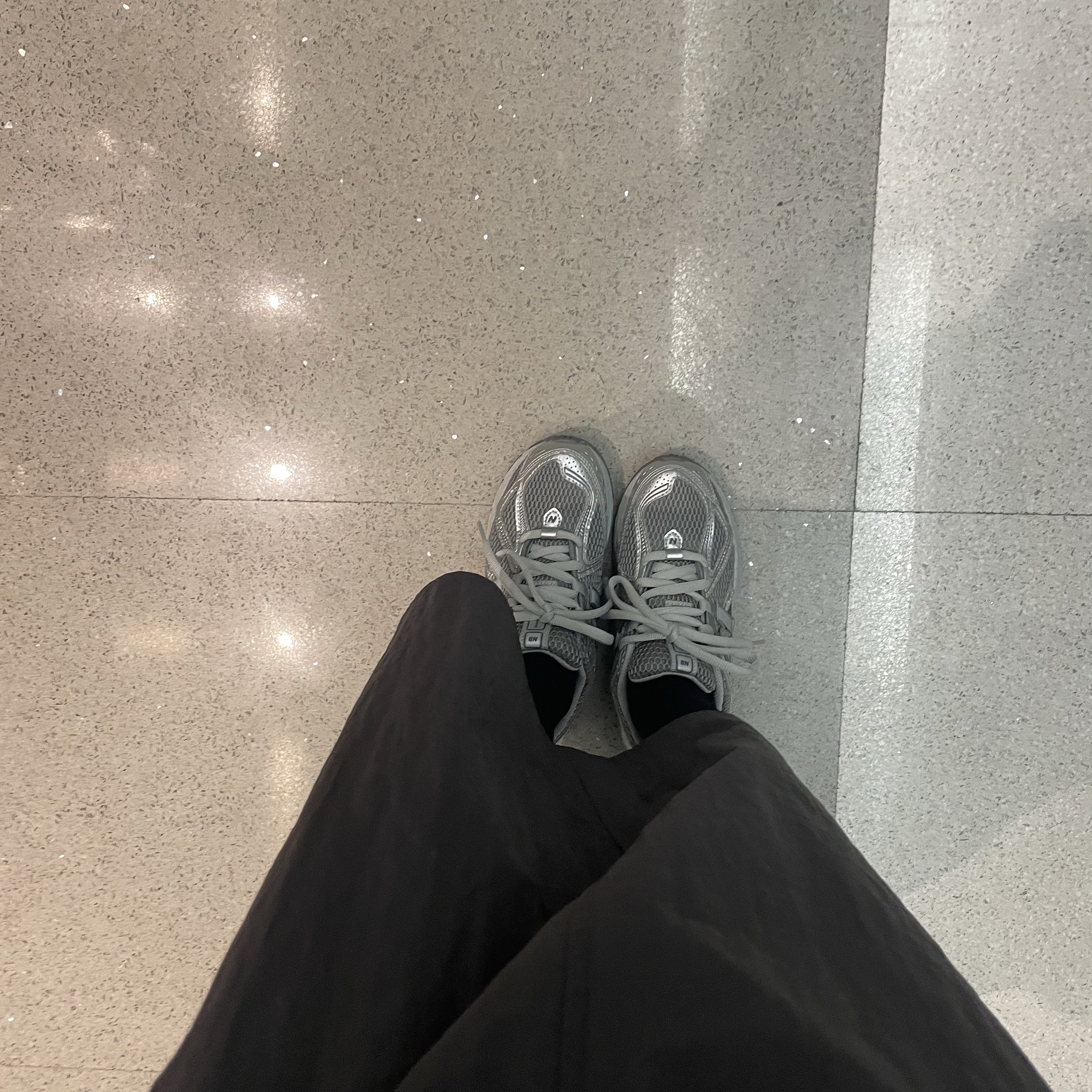New Balance 1906R Harbor Grey Silver Metalic 착용 스타일