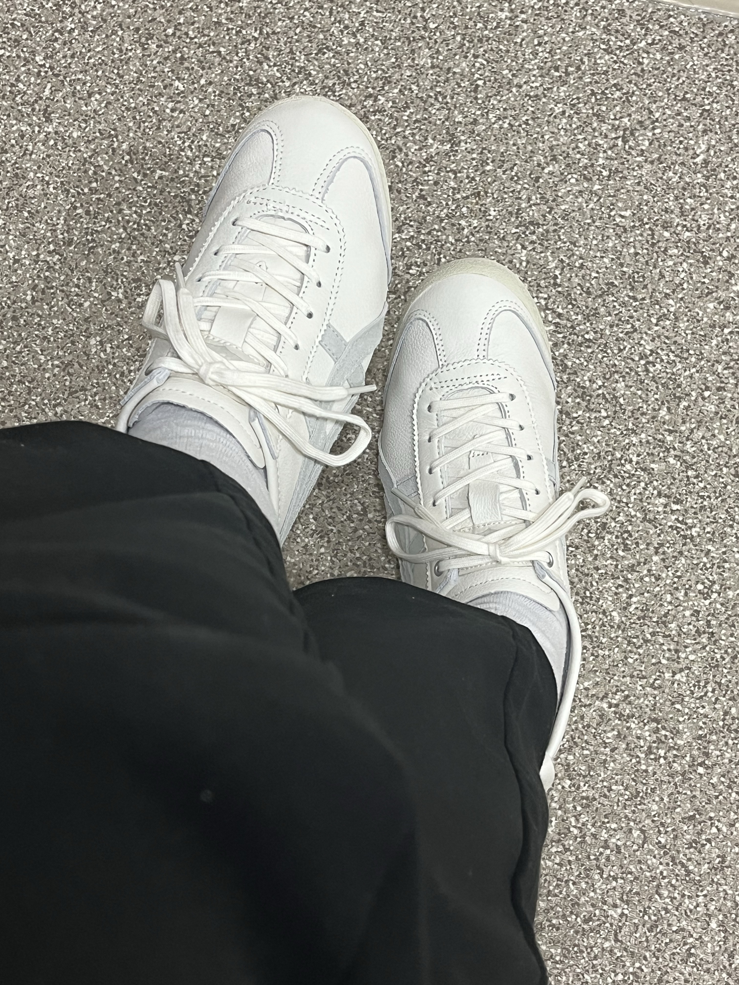 Onitsuka Tiger Mexico 66 White Light Sage 착용 스타일