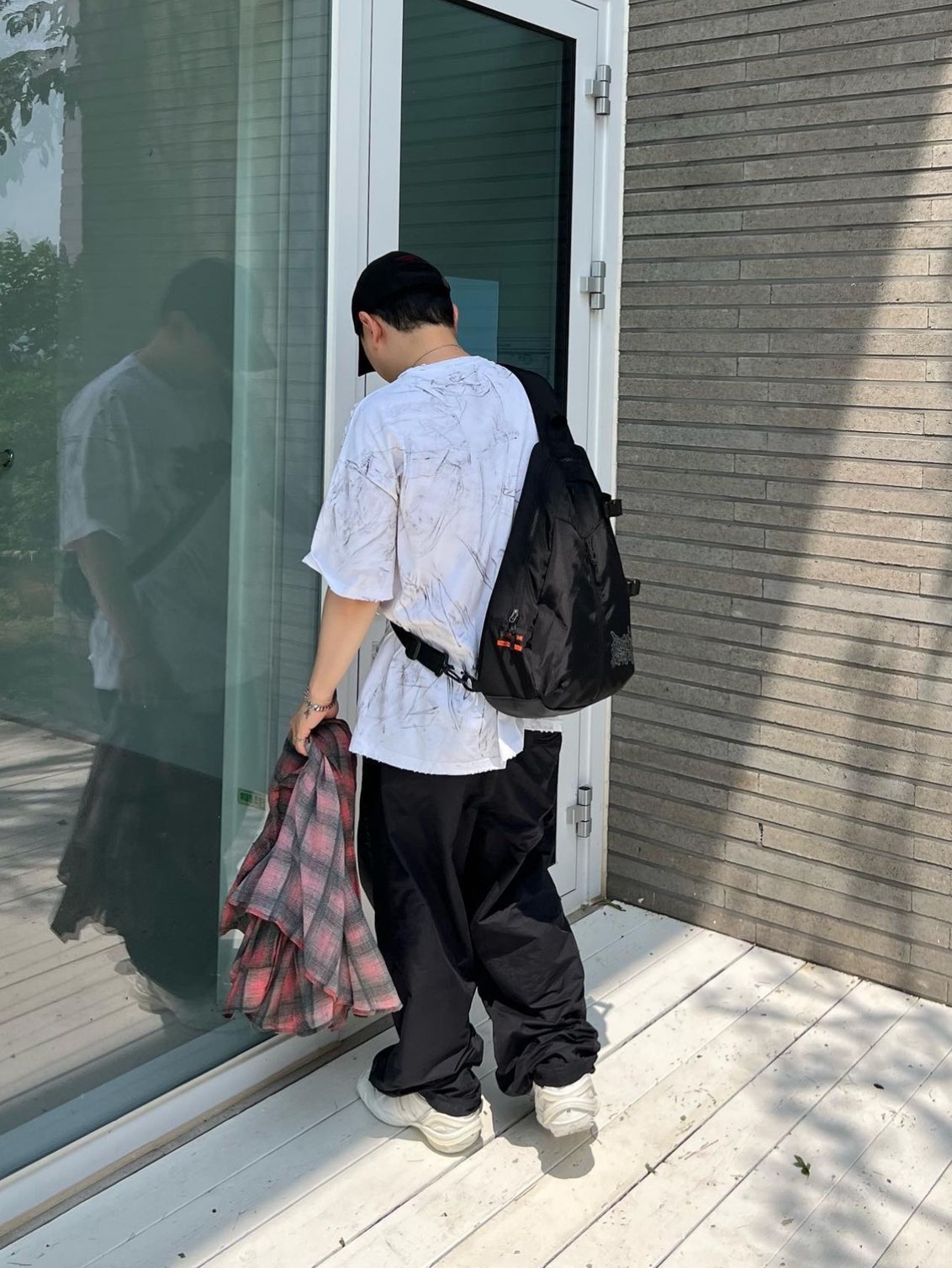 Balenciaga Tyrex Sneakers White 착용 스타일