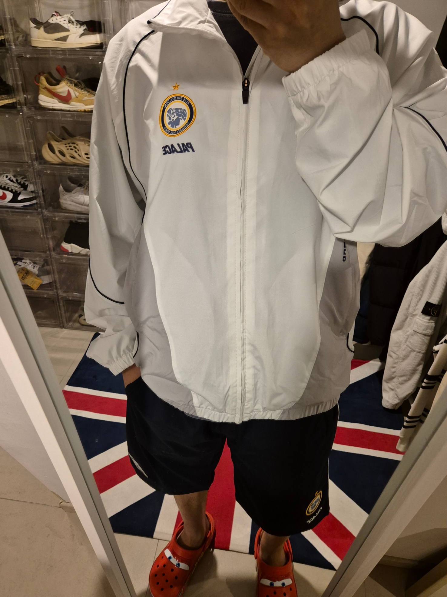 Palace x Umbro Track Jacket White - 24SS, Palace x Umbro Shorts Blue - 24SS 착용 스타일 - 1