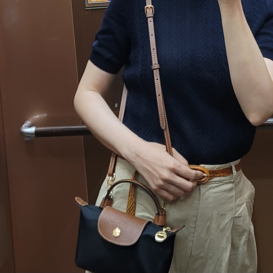 Longchamp Le Pliage Original Handle Pouch Black 착용 스타일