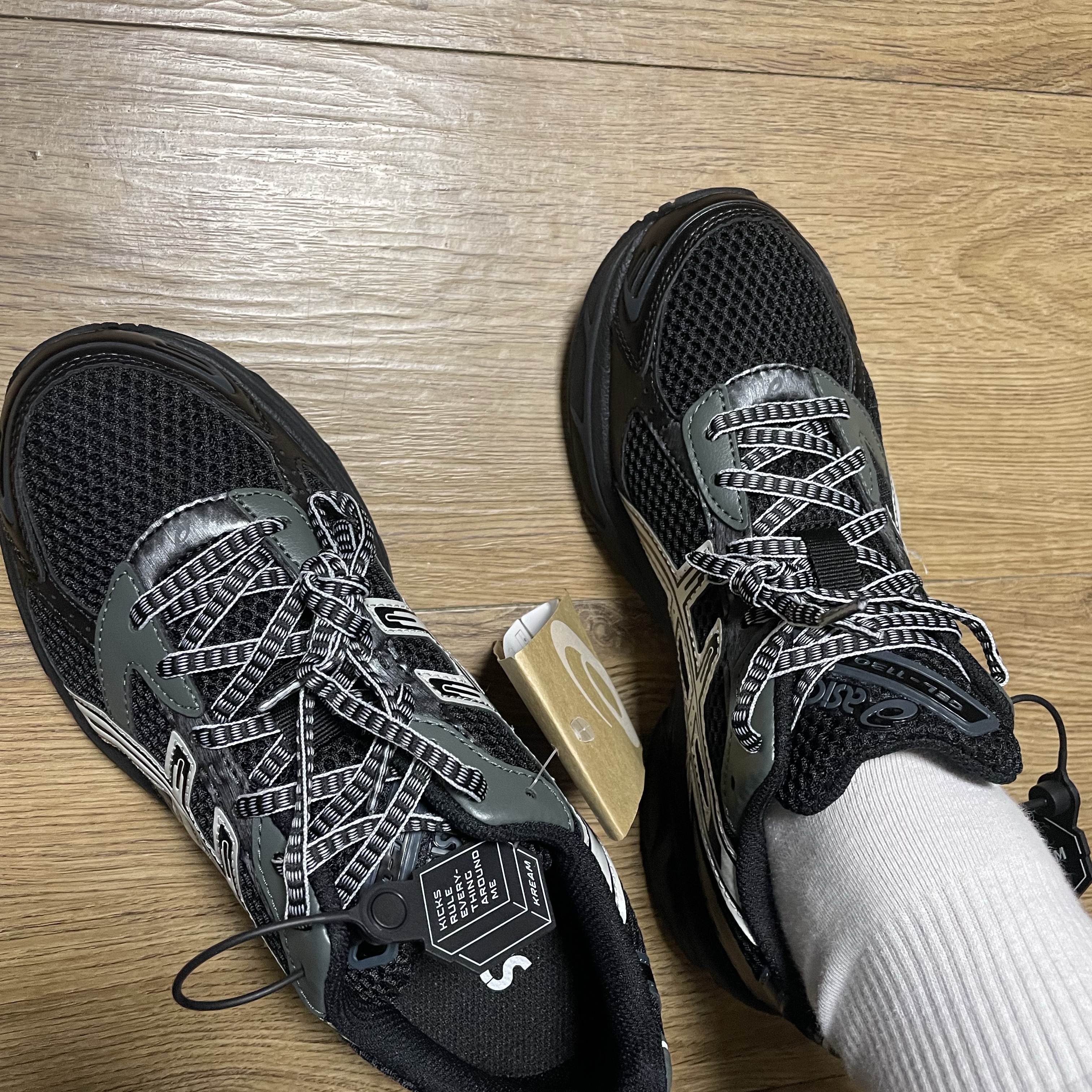 Asics Gel-1130 Black Glacier Grey - Folder Exclusive 착용 스타일 - 1