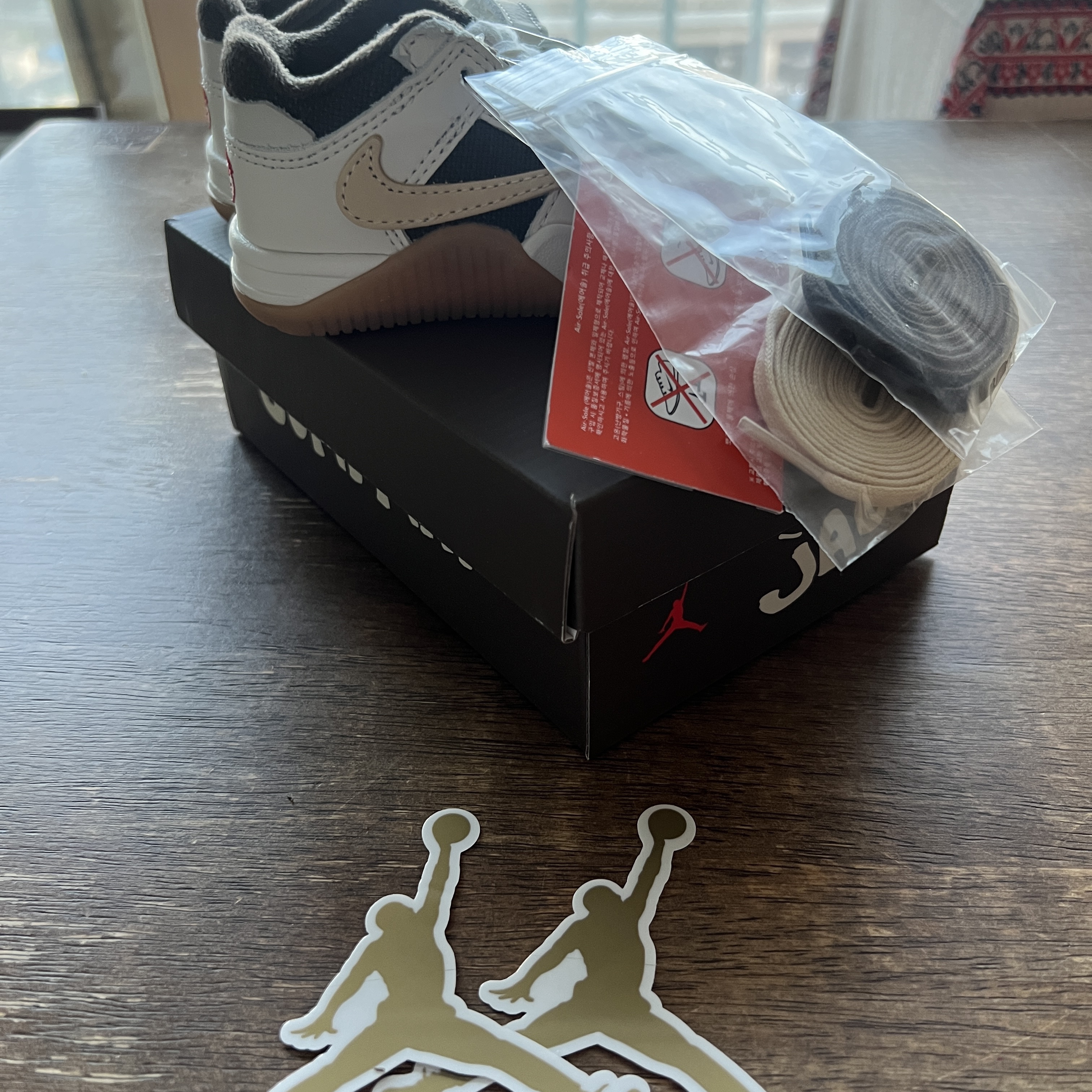 (TD) Jordan x Travis Scott Jumpman Jack TR Sail and Dark Mocha 착용 스타일 - 2