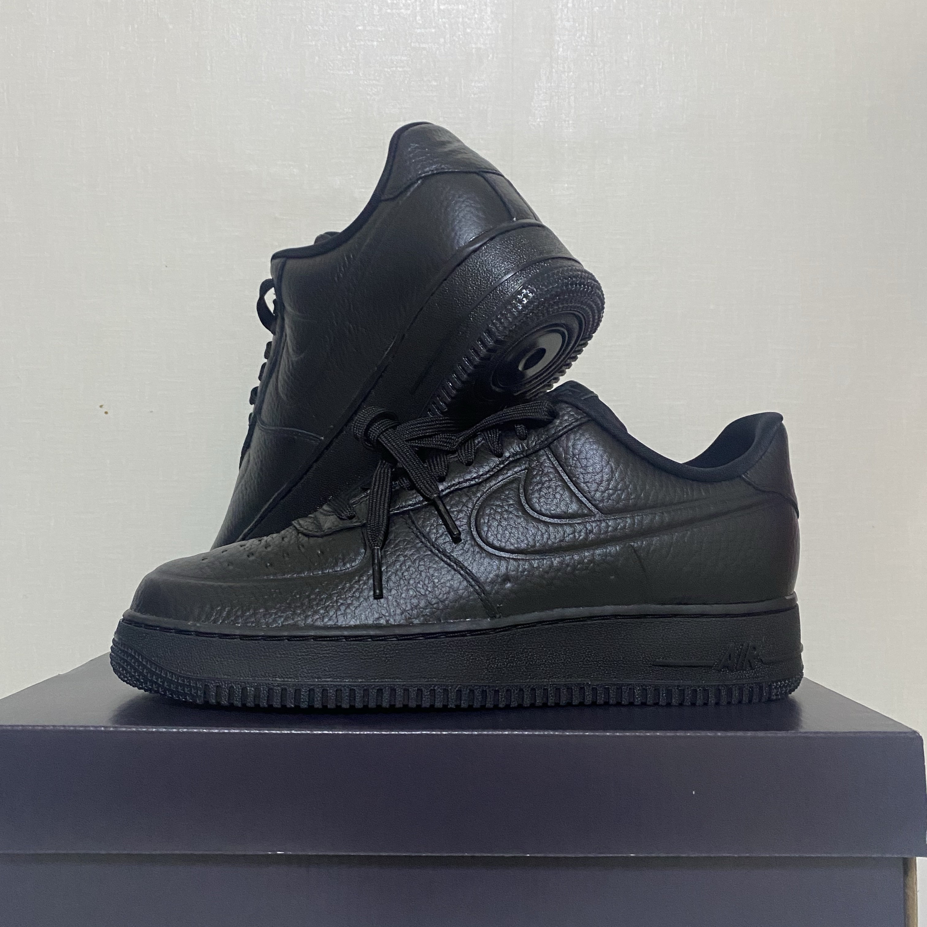 Nike Air Force 1 '07 Pro-Tech Waterproof Black Clear 착용 스타일 - 1