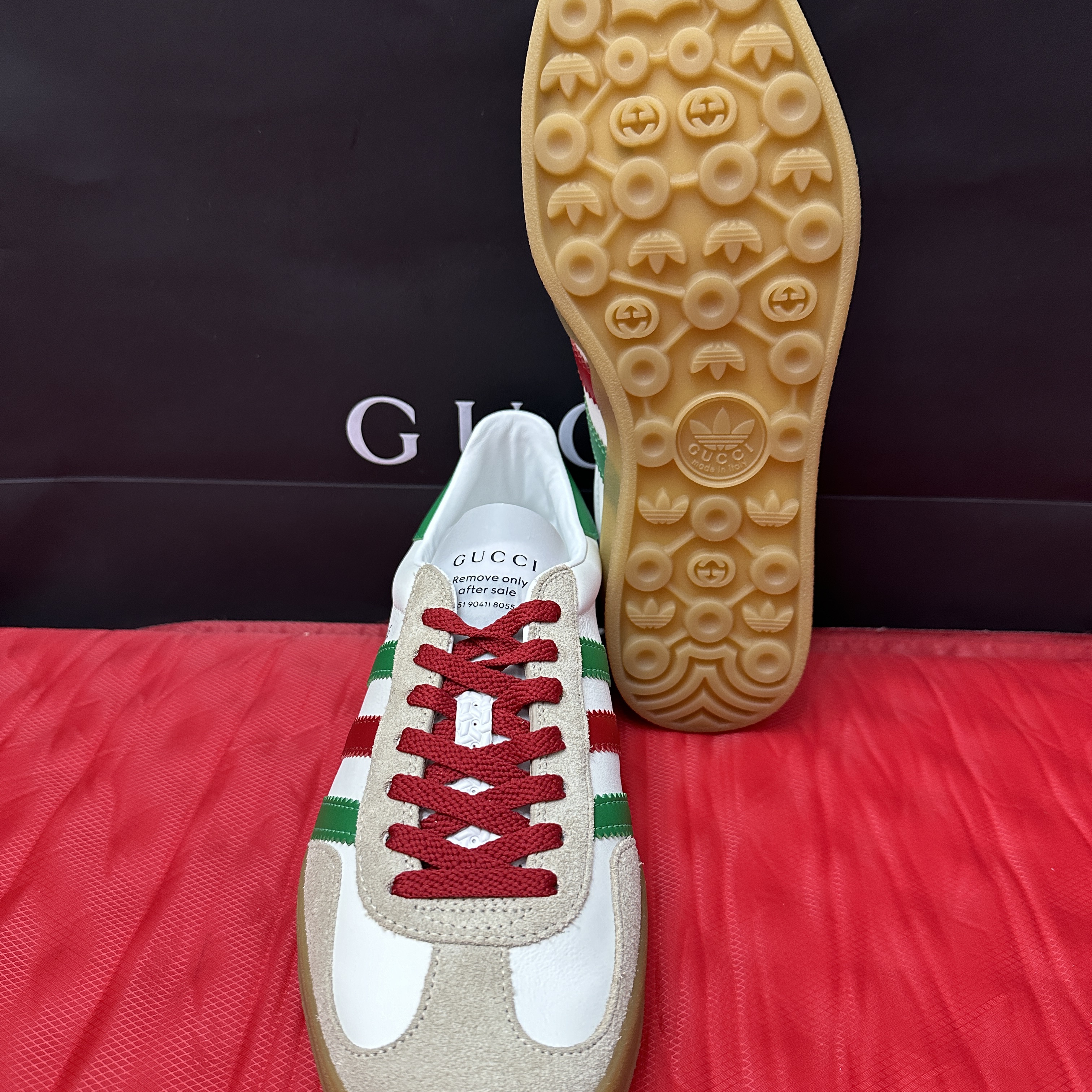 Gucci x Adidas Gazelle Sneakers White Leather Oatmeal Suede 착용 스타일 - 5