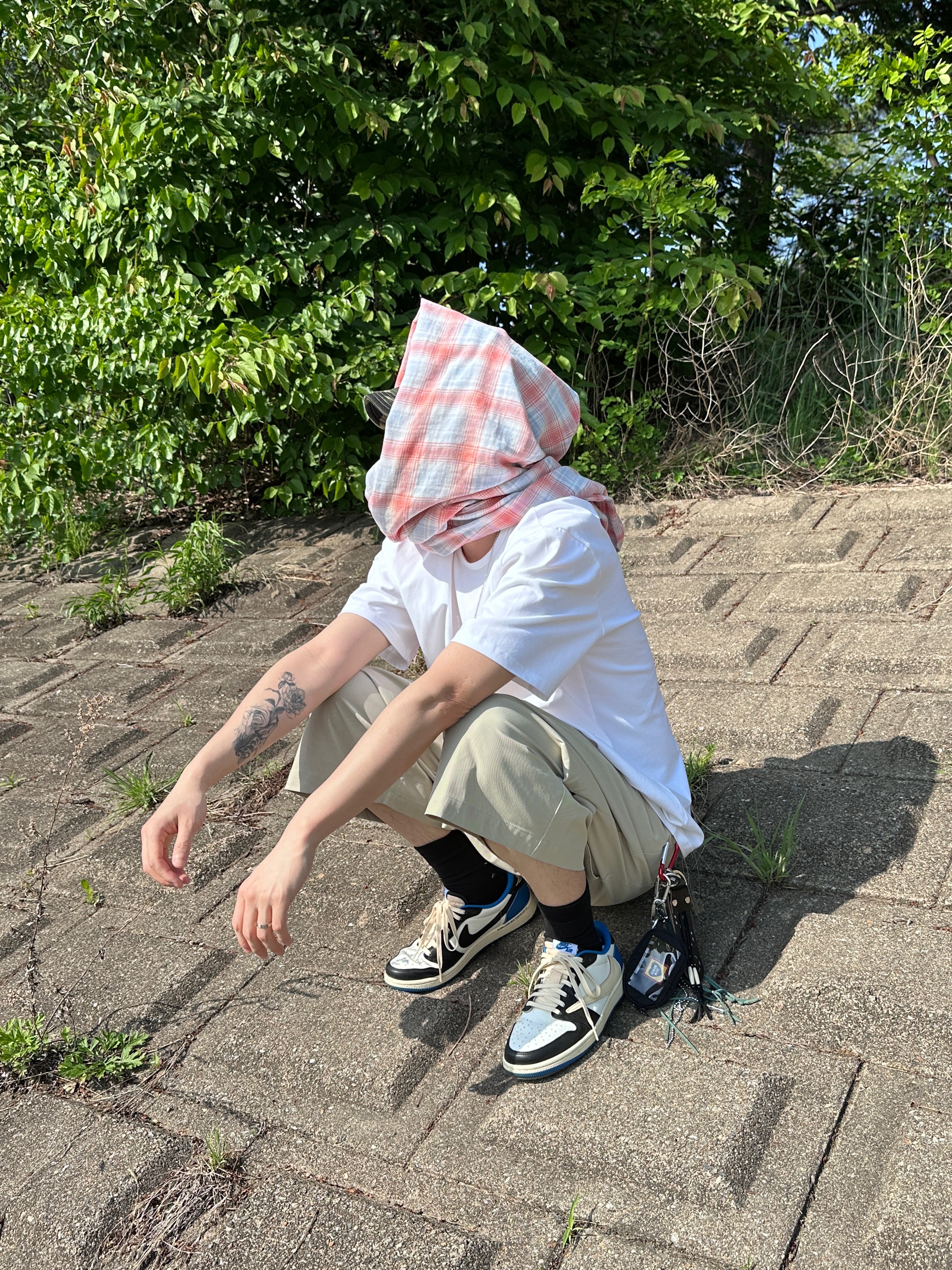 Nonnod Flexible String Check Shirt Japanese Grunge, Nonnod Alpine Carpenter Shorts Beige 착용 스타일 - 4