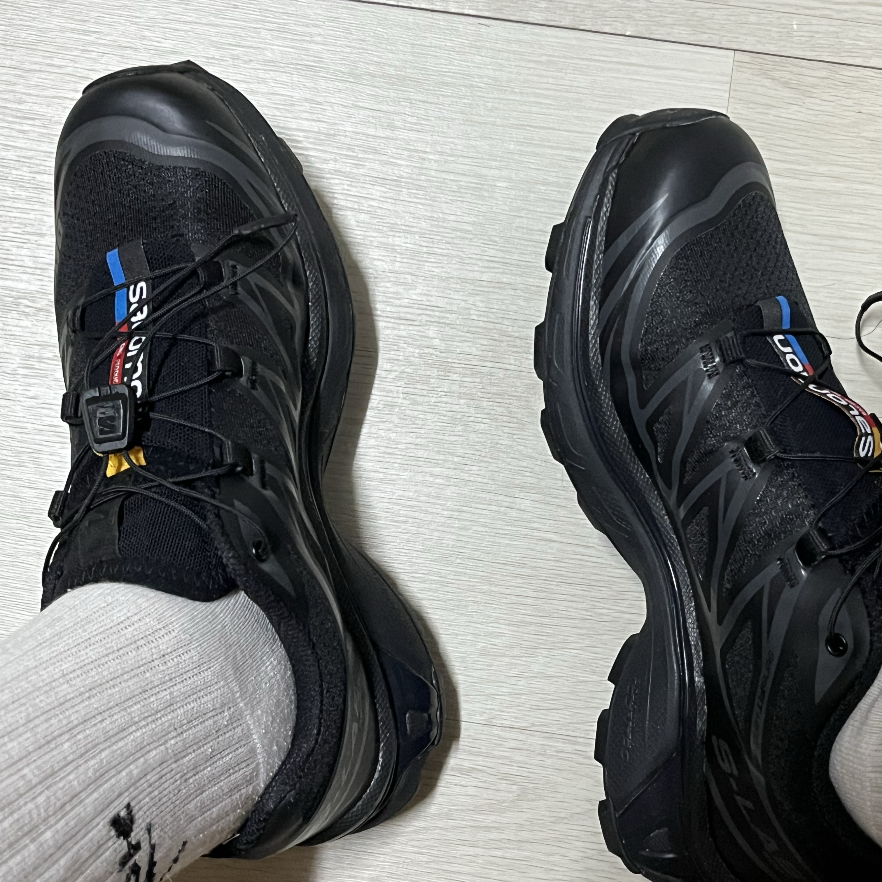 Salomon XT-6 ADV Black 착용 스타일