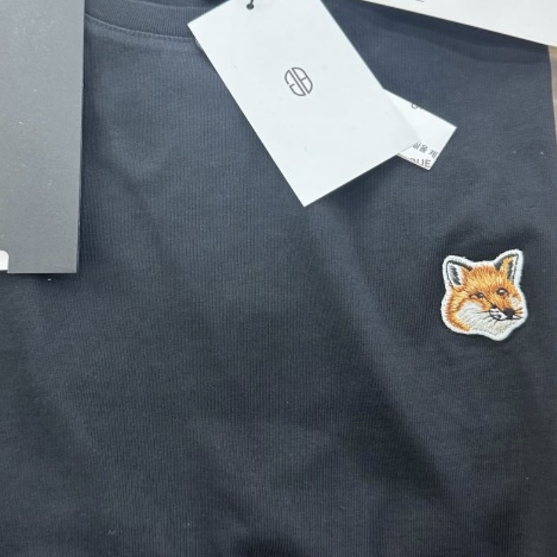 Maison Kitsune Chillax Fox Patch Classic T-Shirt Navy, Maison Kitsune Fox Head Patch Classic T-Shirt Navy 착용 스타일