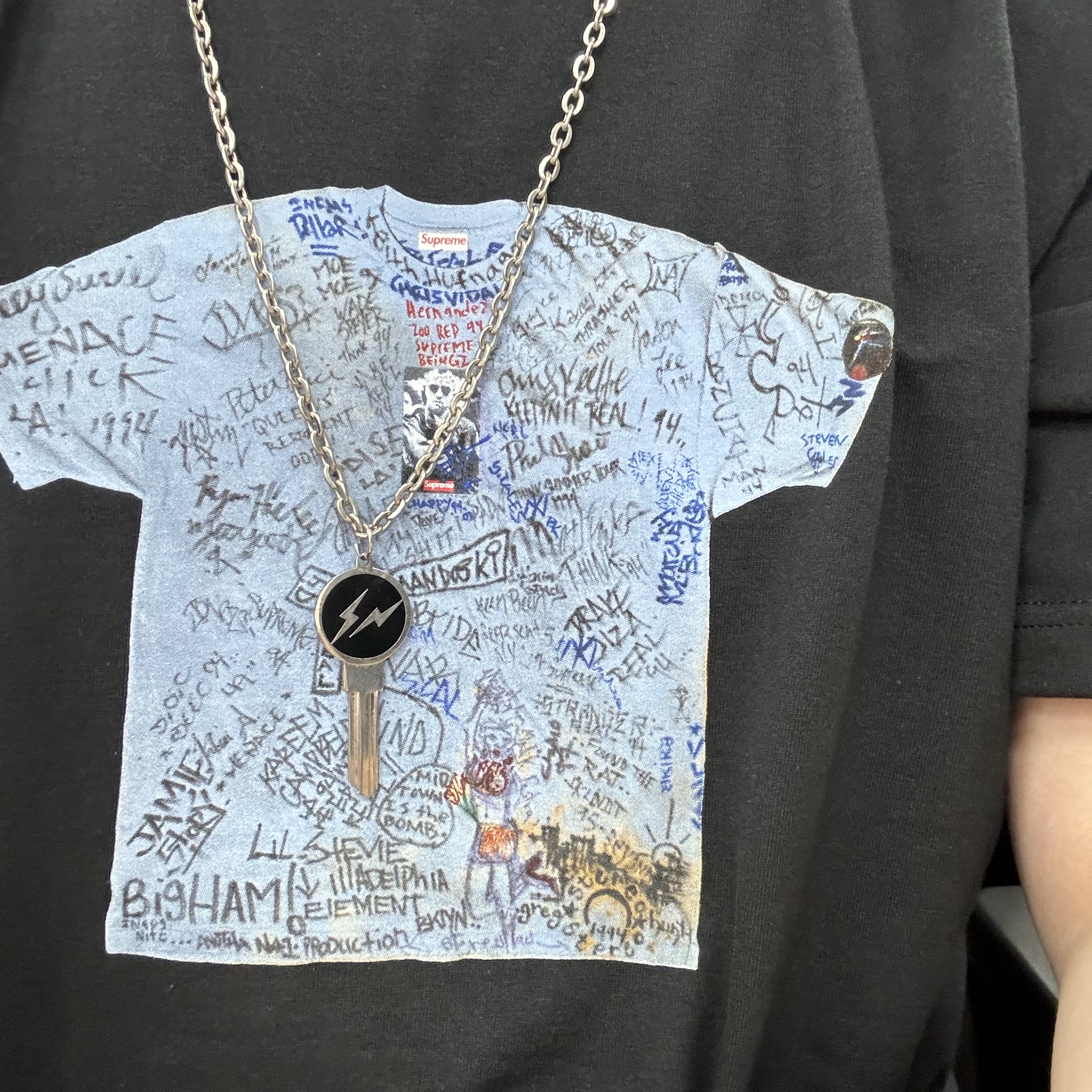 Supreme First T-Shirt Black - 24SS 착용 스타일