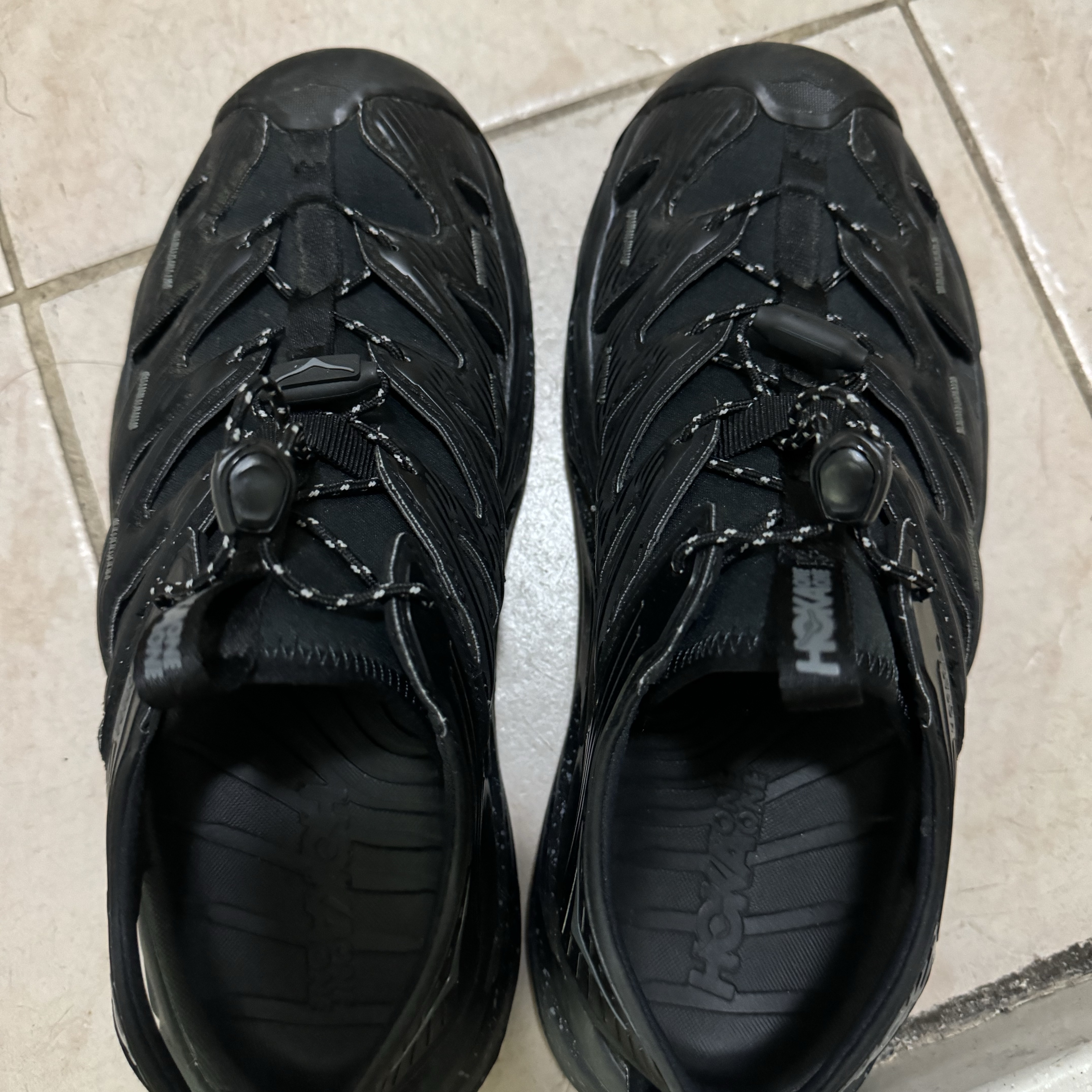 Hoka Hopara Black Castlerock - 24SS 착용 스타일