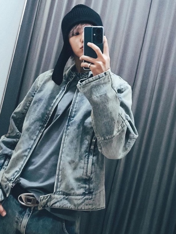 Entire Studios Moto Denim Jacket Surface Wave 착용 스타일 - 2