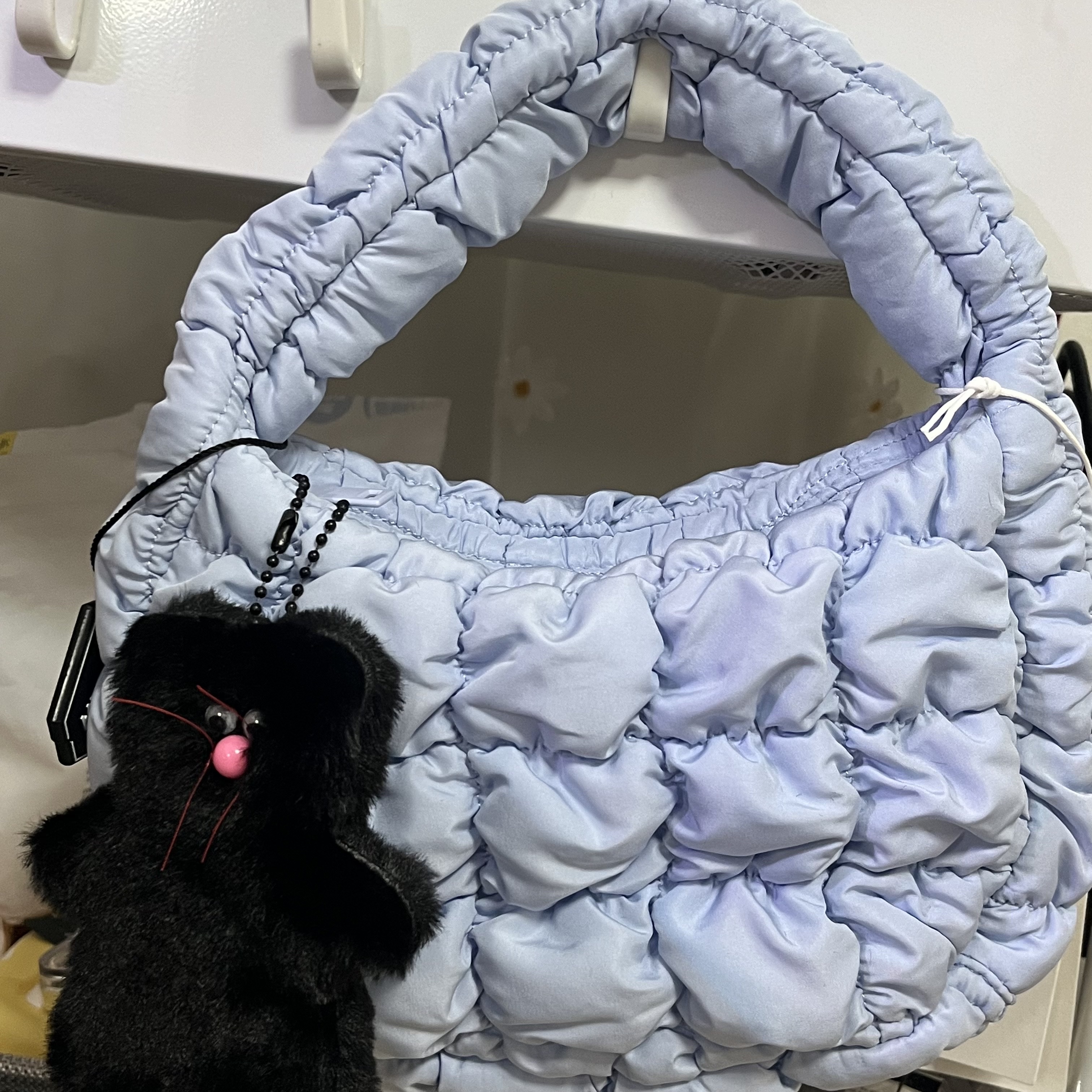 COS Quilted Micro Bag Light Blue 착용 스타일