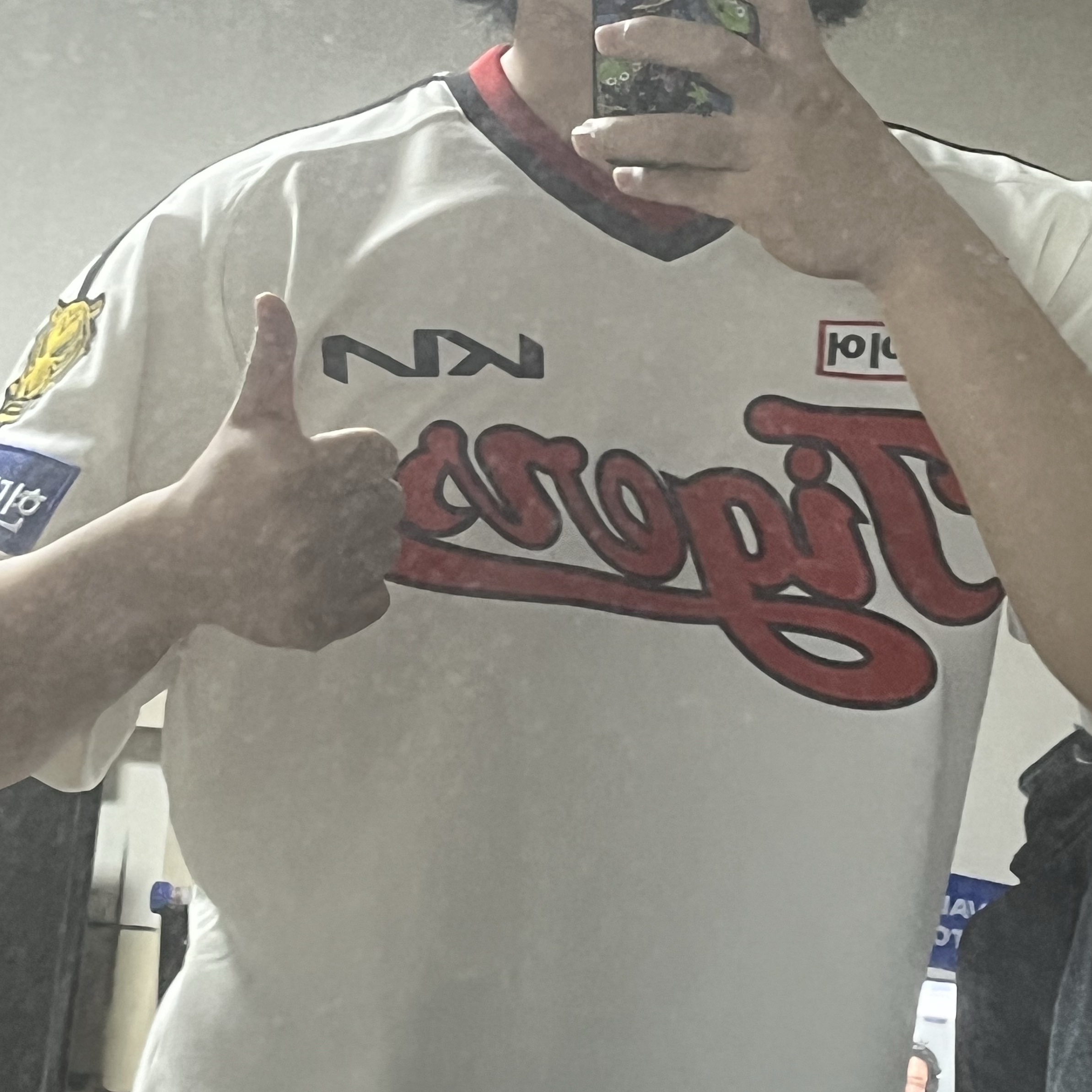 Kia Tigers x IAB Studio Icon Uniform White (Non Marking Ver.) 착용 스타일