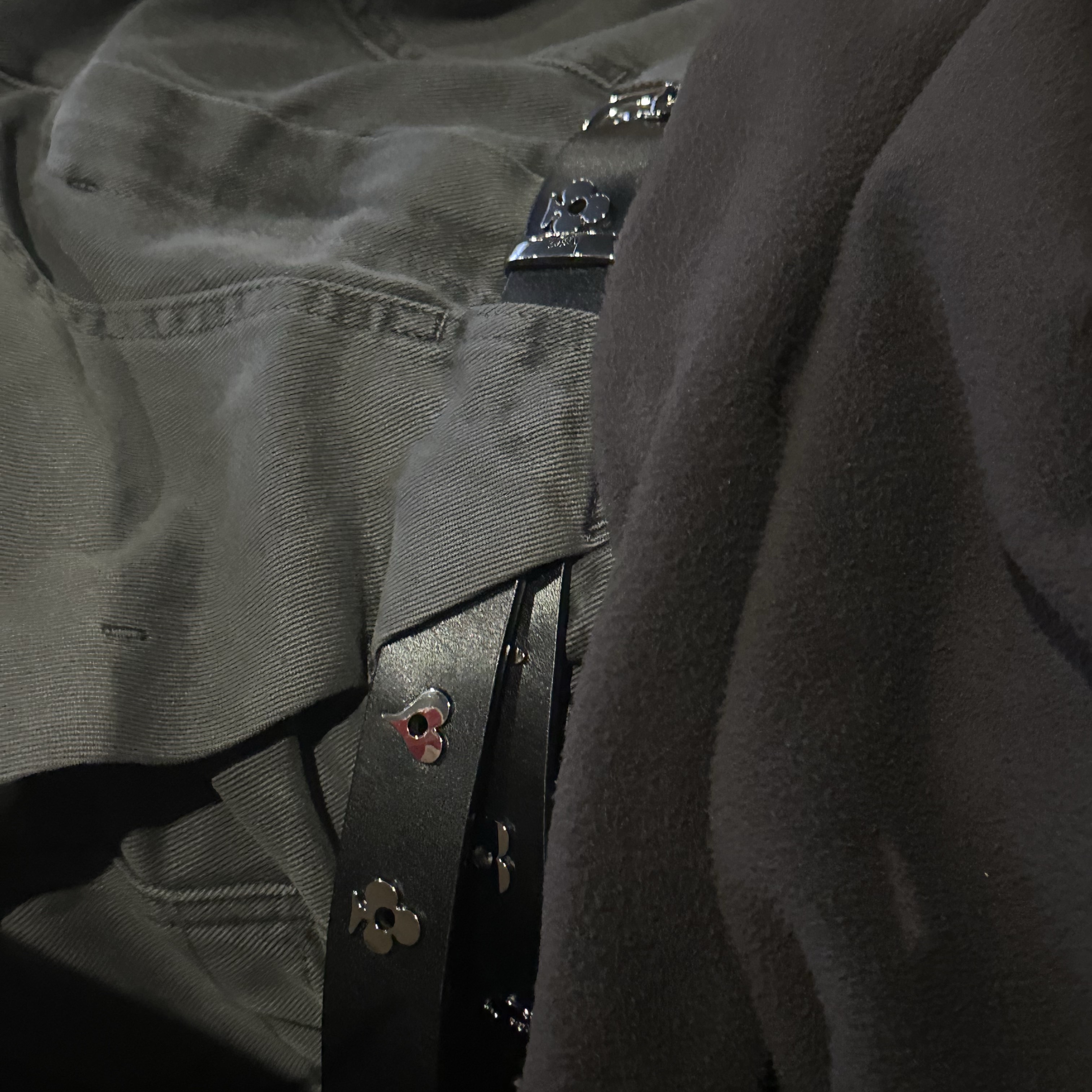 Stussy Royal Suit Dress Belt Black 착용 스타일