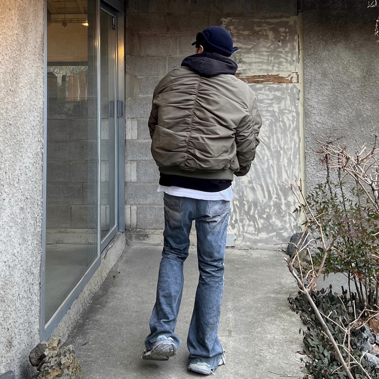 Project G/R Flare Jeans Blue 착용 스타일