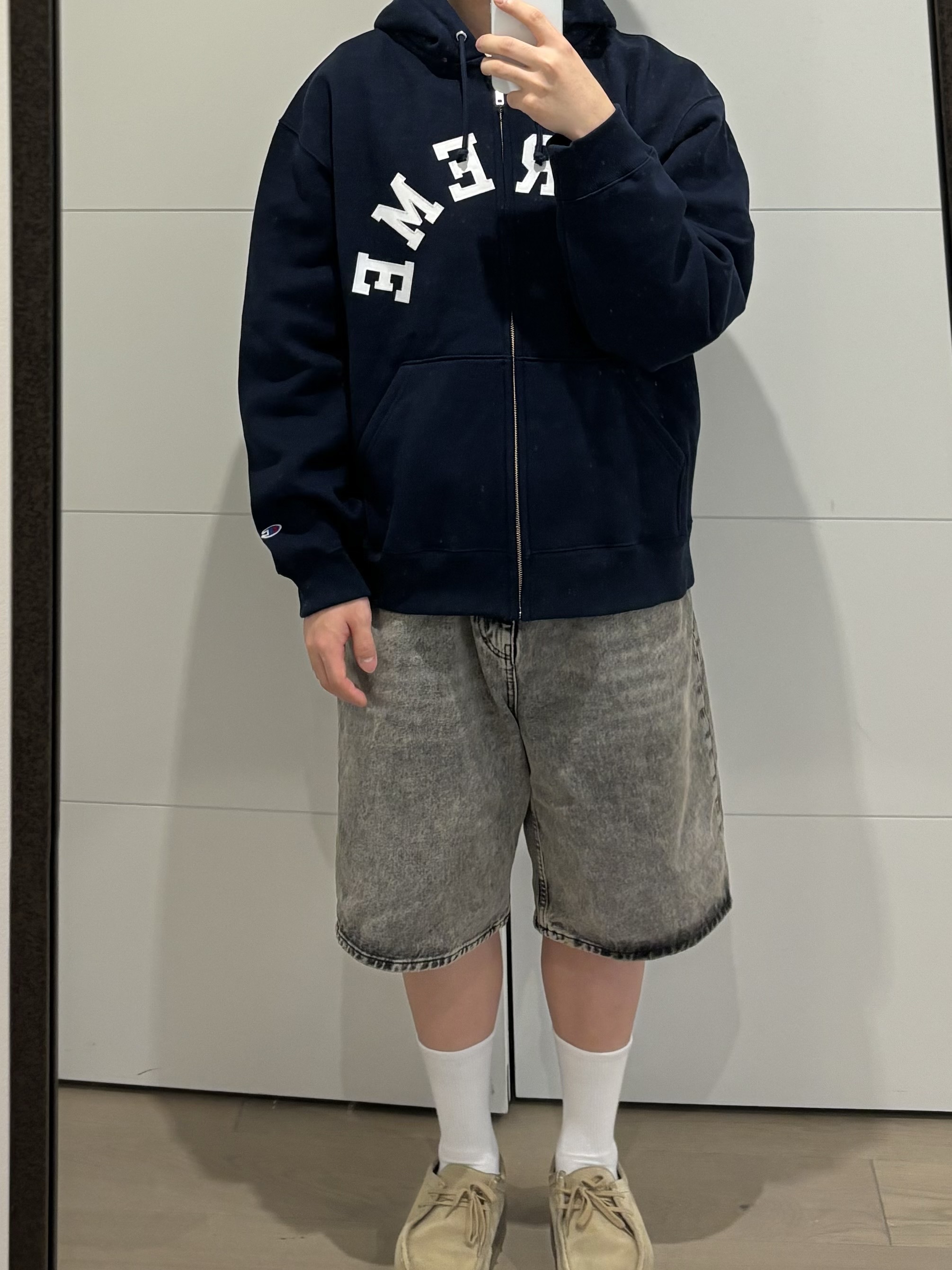 Supreme x Champion Zip Up Hooded Sweatshirt Ash Grey - 24SS, Supreme x Champion Zip Up Hooded Sweatshirt Navy - 24SS 착용 스타일 - 3