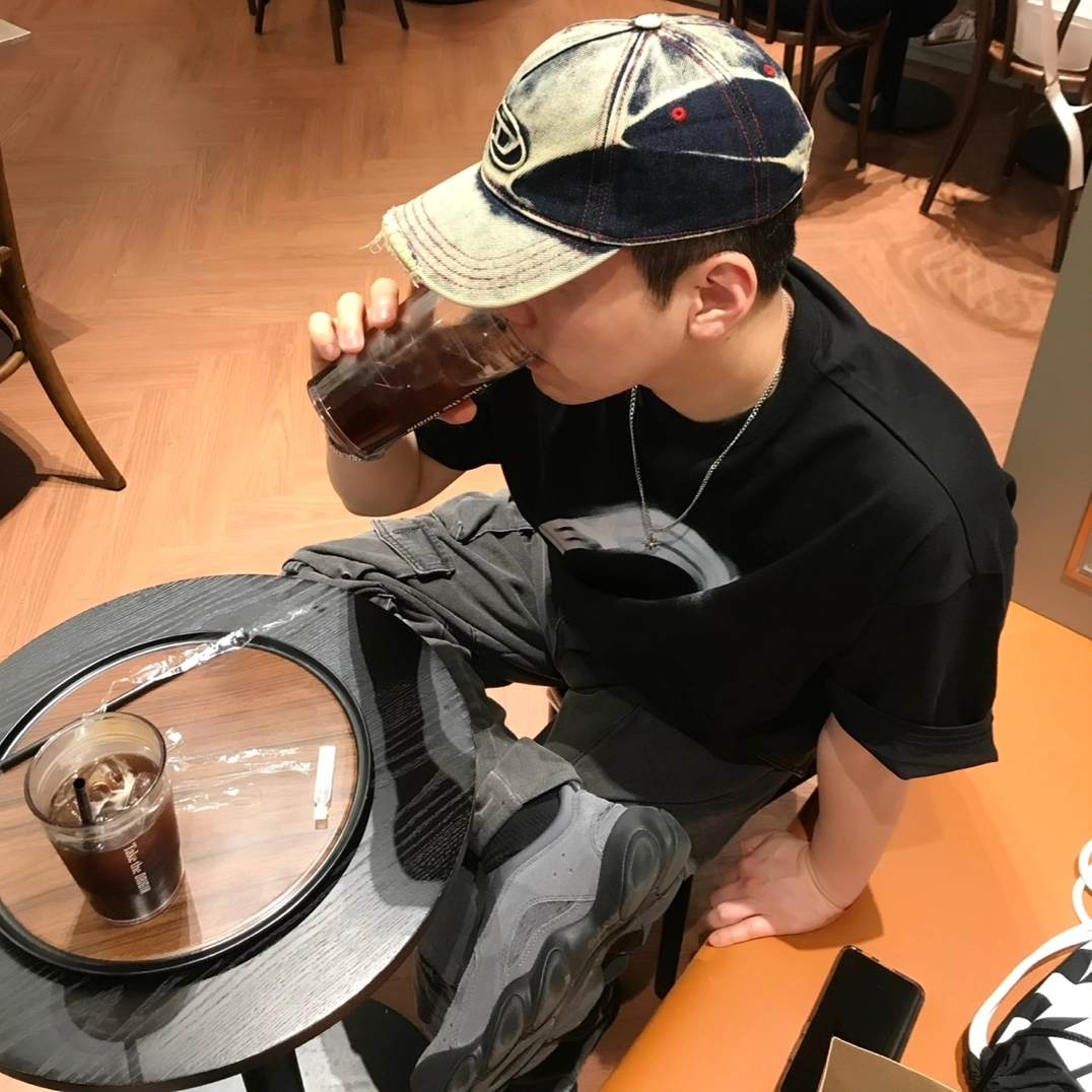 Diesel C-Seymon Treated Denim Baseball Cap Blue White 착용 스타일