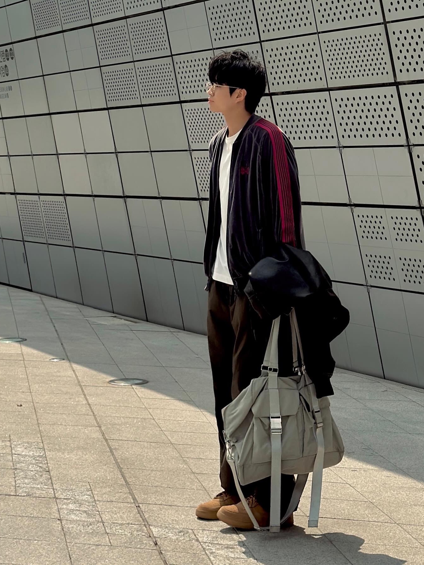 Needles R.C. Track Jacket Velour Charcoal 착용 스타일 - 2