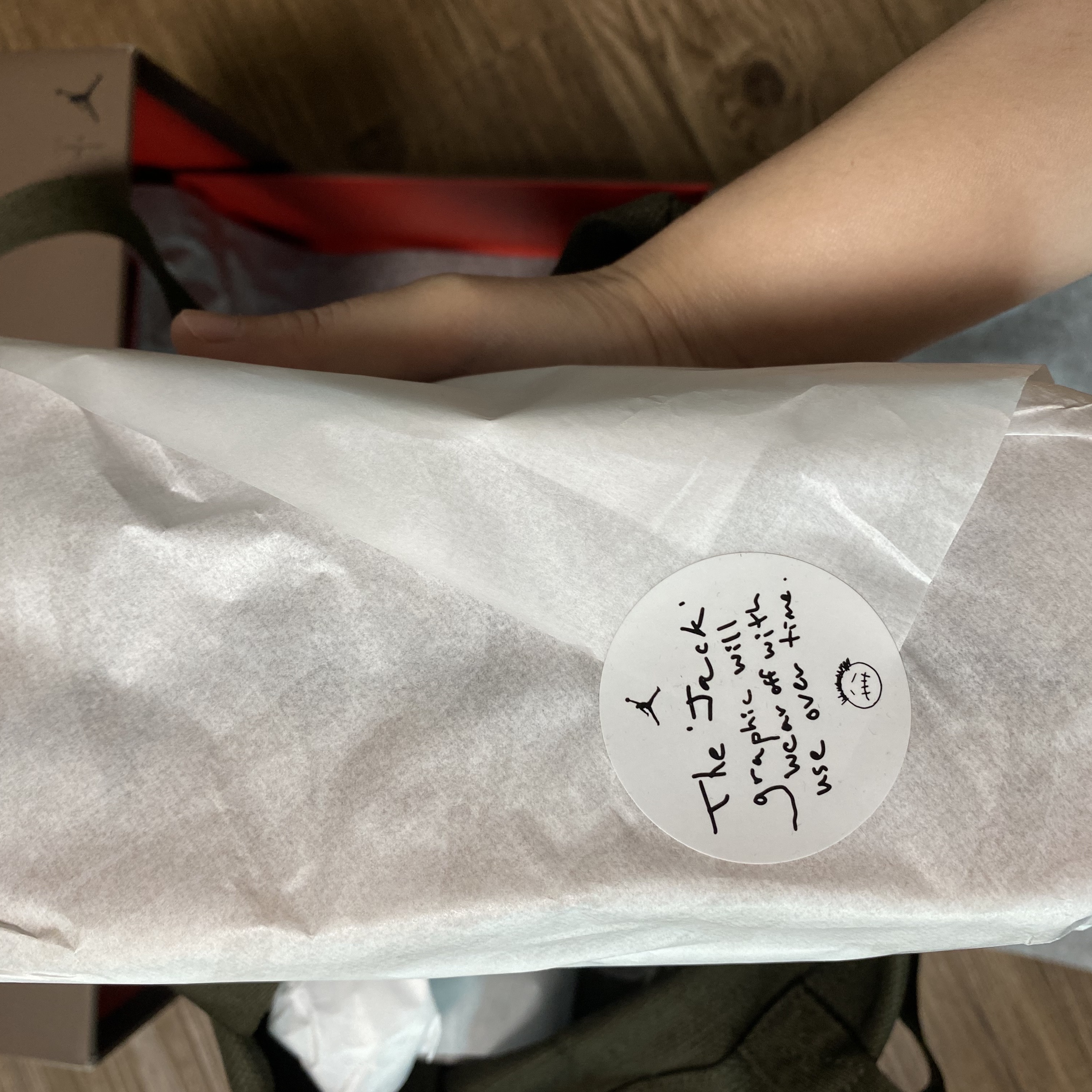 Jordan x Travis Scott Jumpman Jack TR Sail and Dark Mocha 착용 스타일 - 3