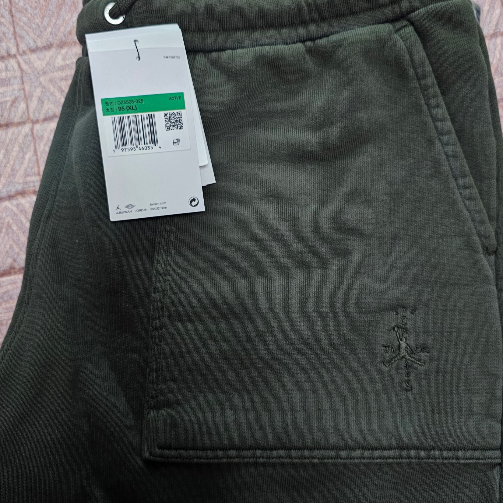 Jordan x Travis Scott Fleece Pants Cargo Khaki (DZ5508-325) 착용 스타일 - 3