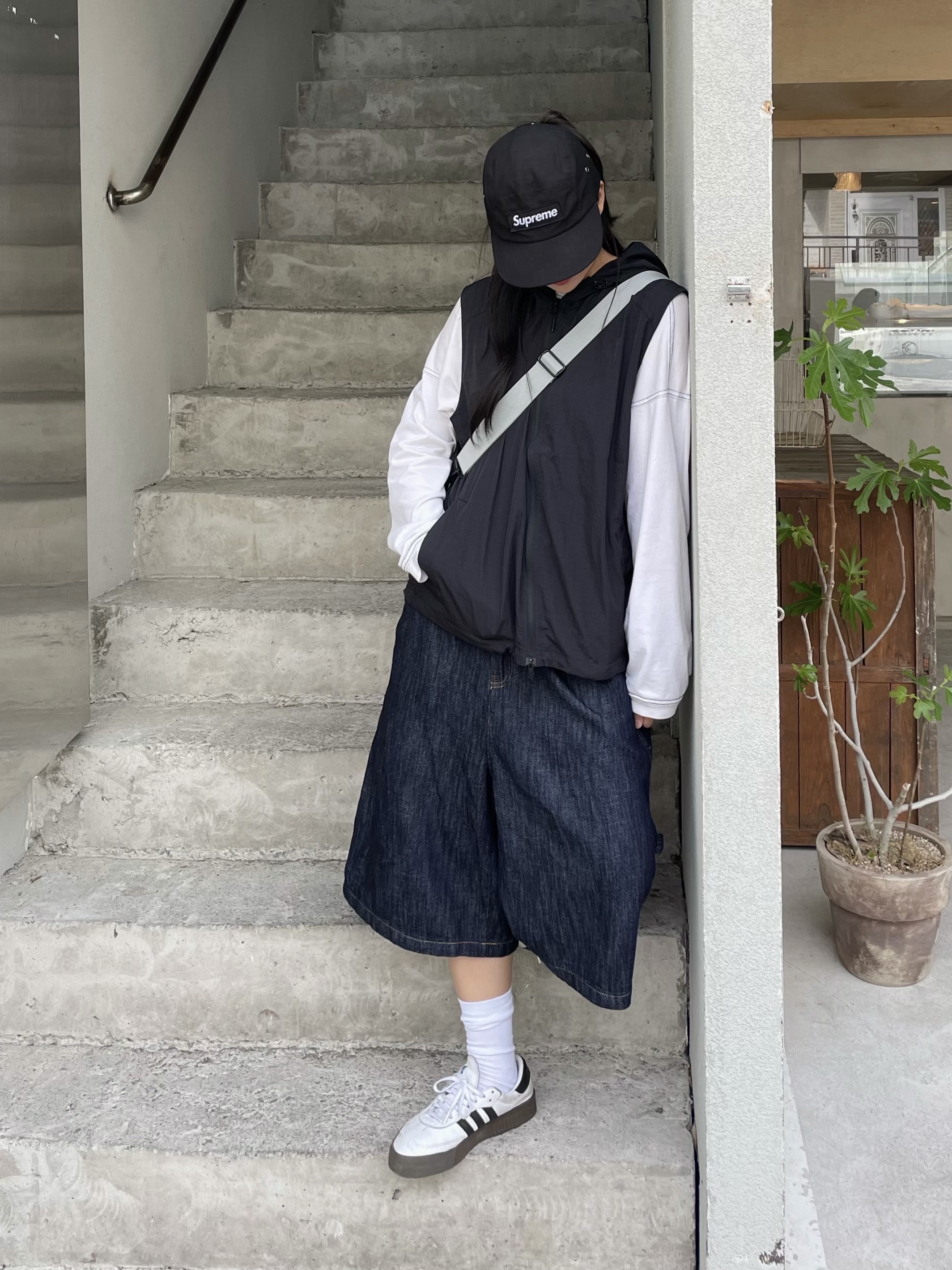 Supreme Waxed Cotton Camp Cap Black - 23FW, (W) Adidas Sambarose White Black Gum 착용 스타일 - 2