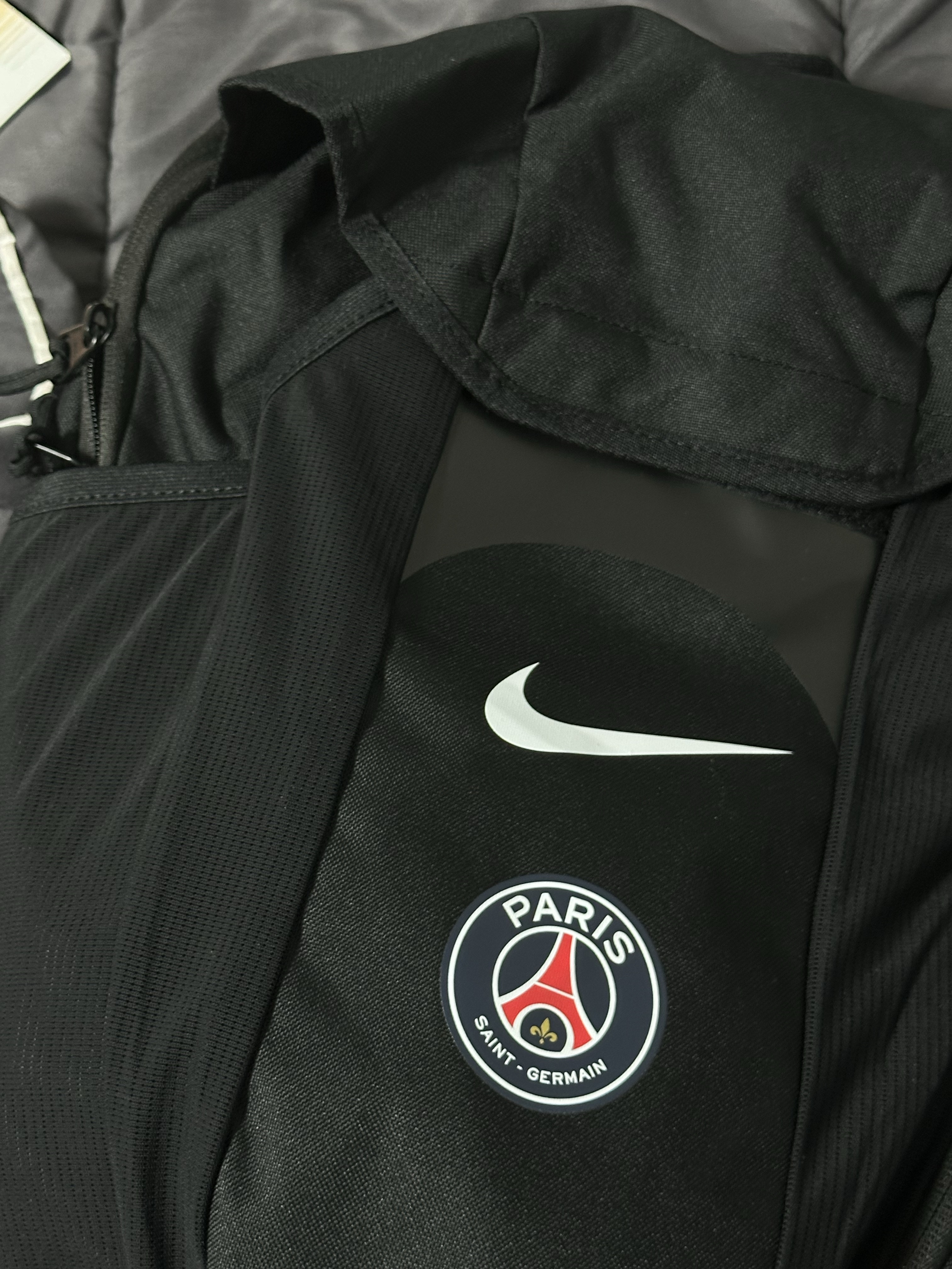 Nike Paris Saint Germain Academy Football Backpack 30L Black White 착용 스타일