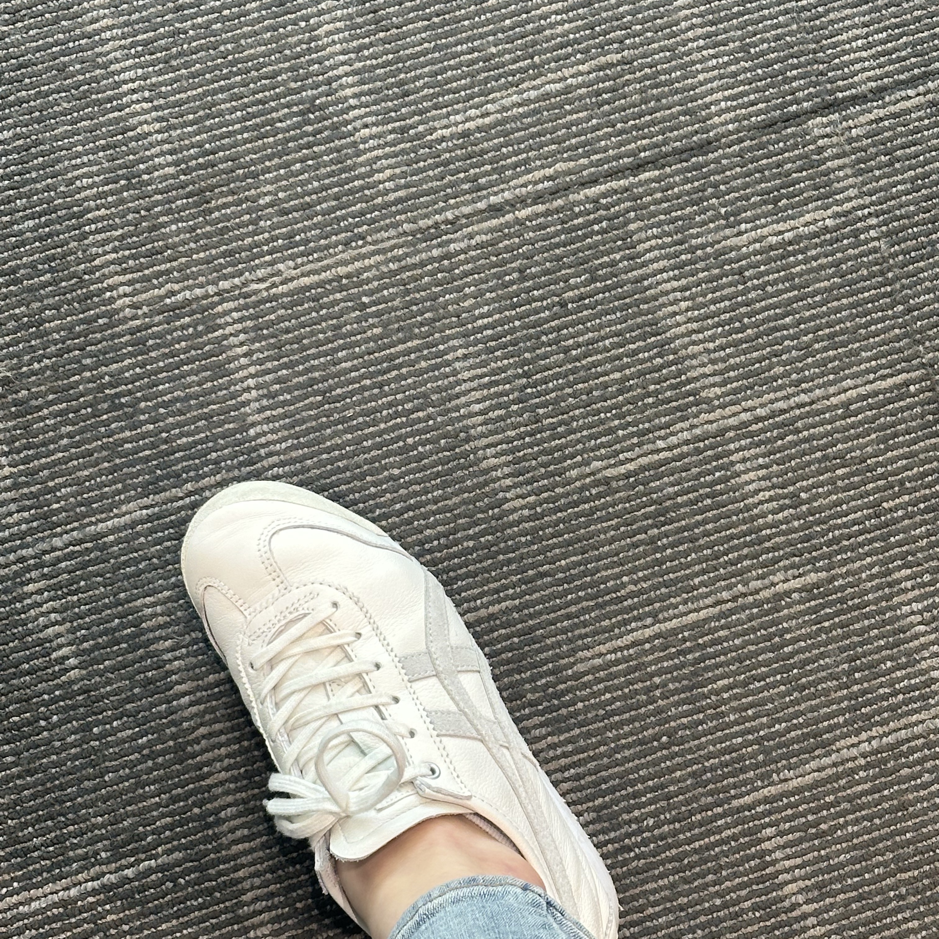 Onitsuka Tiger Mexico 66 White Light Sage 착용 스타일